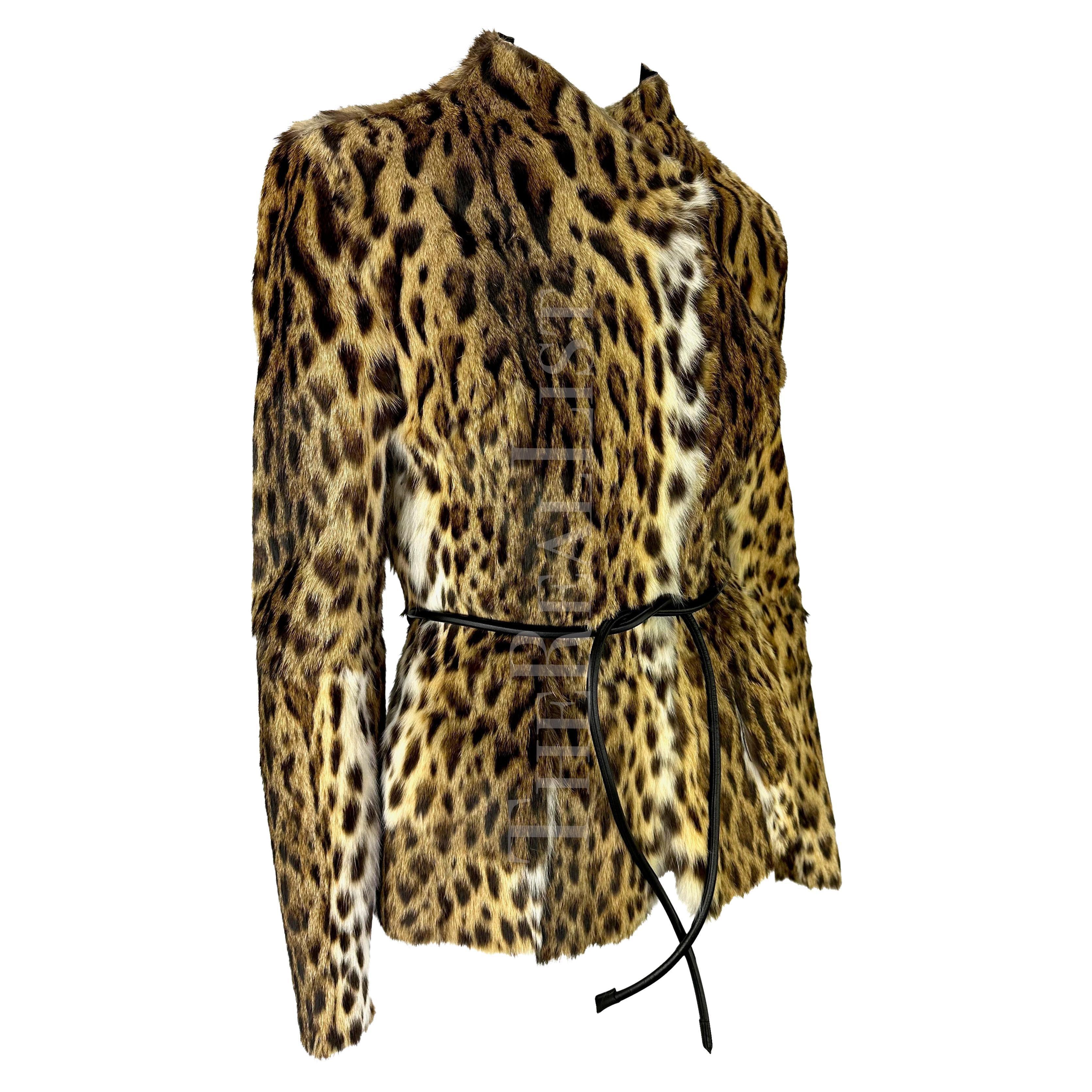 F/W 1999 Gucci by Tom Ford Runway Ad Veste ceinturée en cuir et fourrure naturelle en vente 10