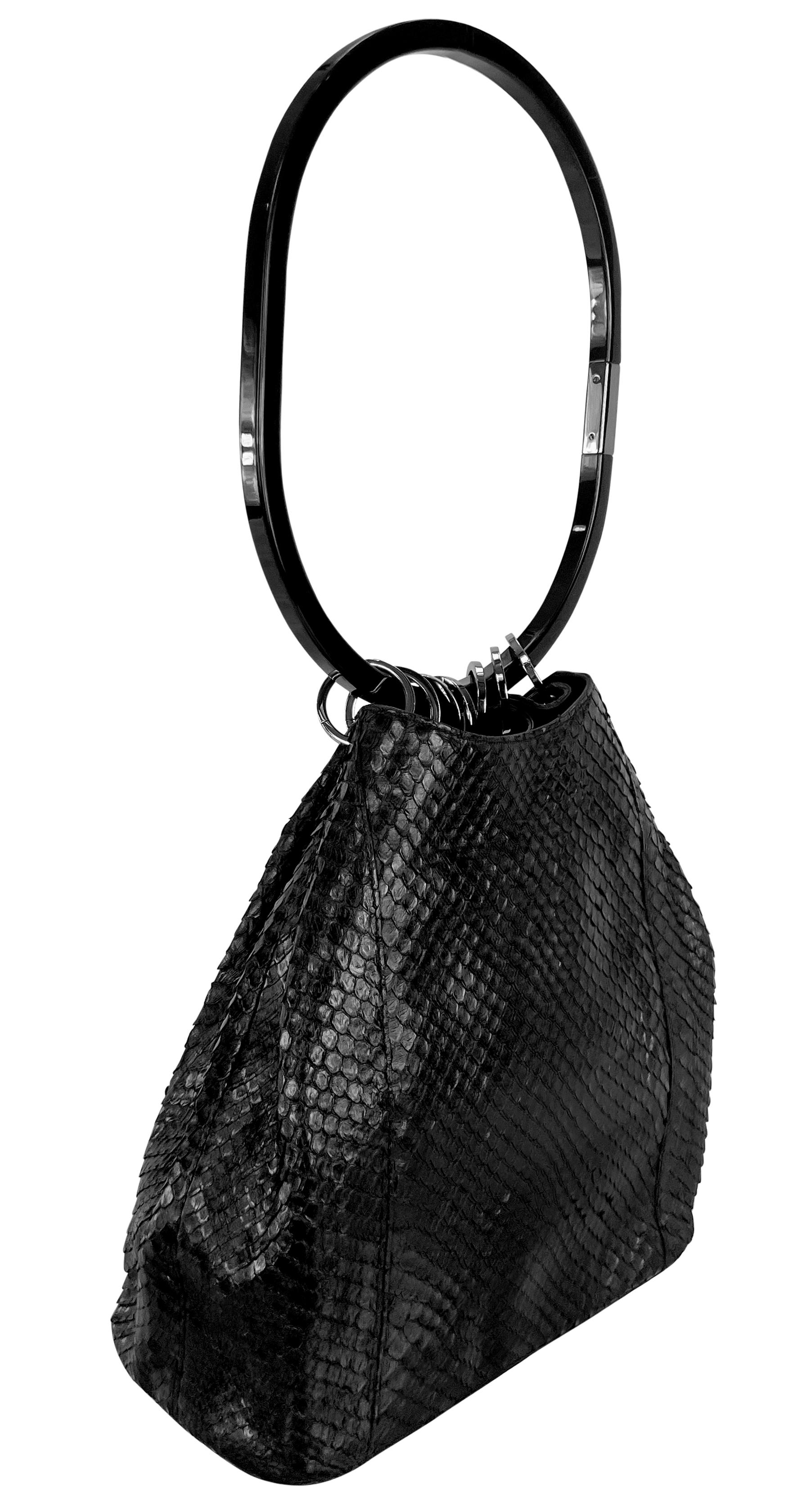 F/W 1999 Gucci by Tom Ford Runway Black Genuine Python Acrylic Ring Shoulder Bag For Sale 4