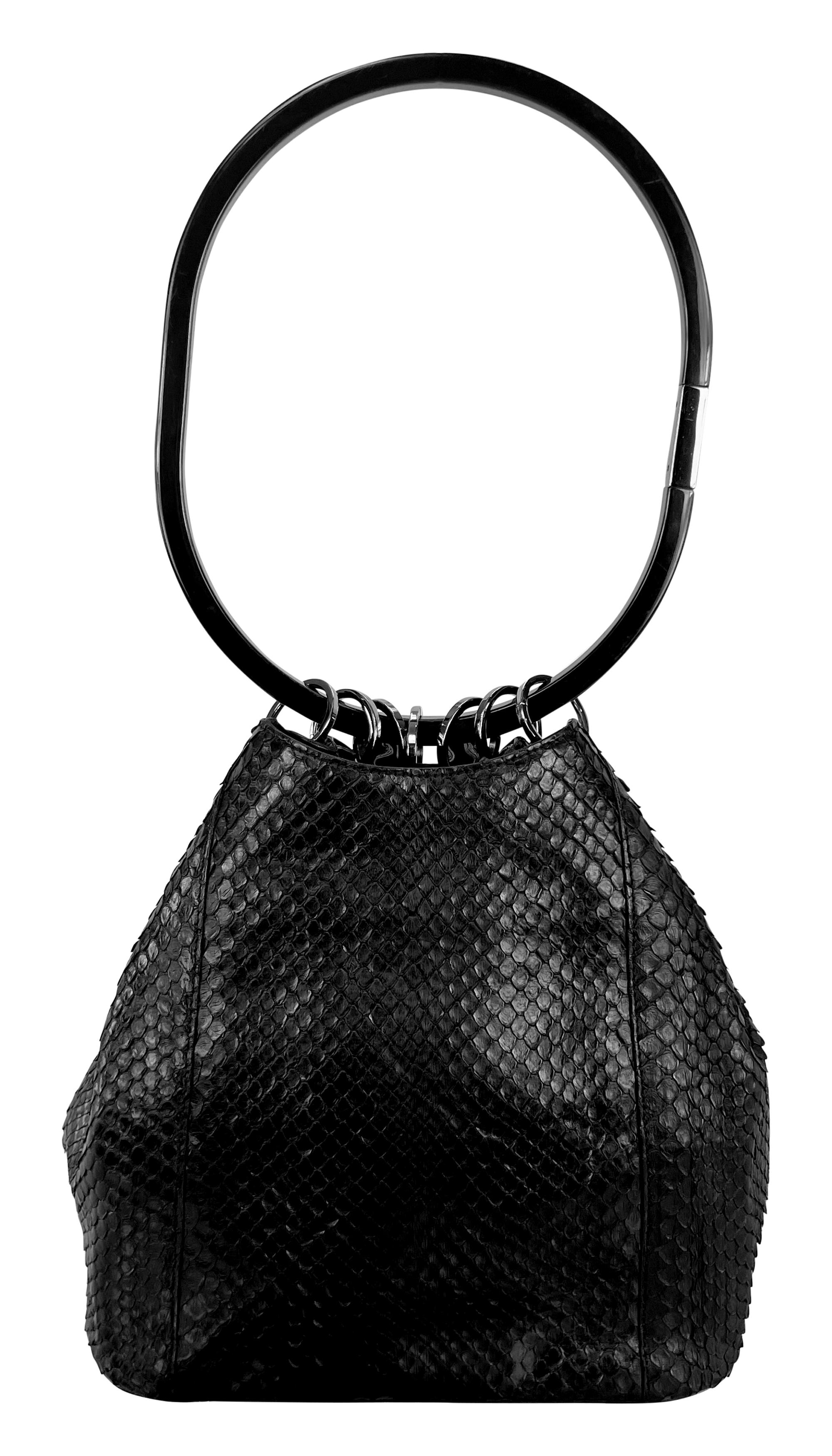 F/W 1999 Gucci by Tom Ford Runway Black Genuine Python Acrylic Ring Shoulder Bag For Sale 5
