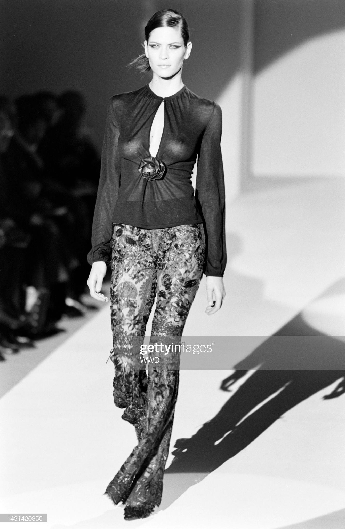 F/W 1999 Gucci by Tom Ford Runway Black Leather Flower Plunge Sheer Knit Top For Sale 3