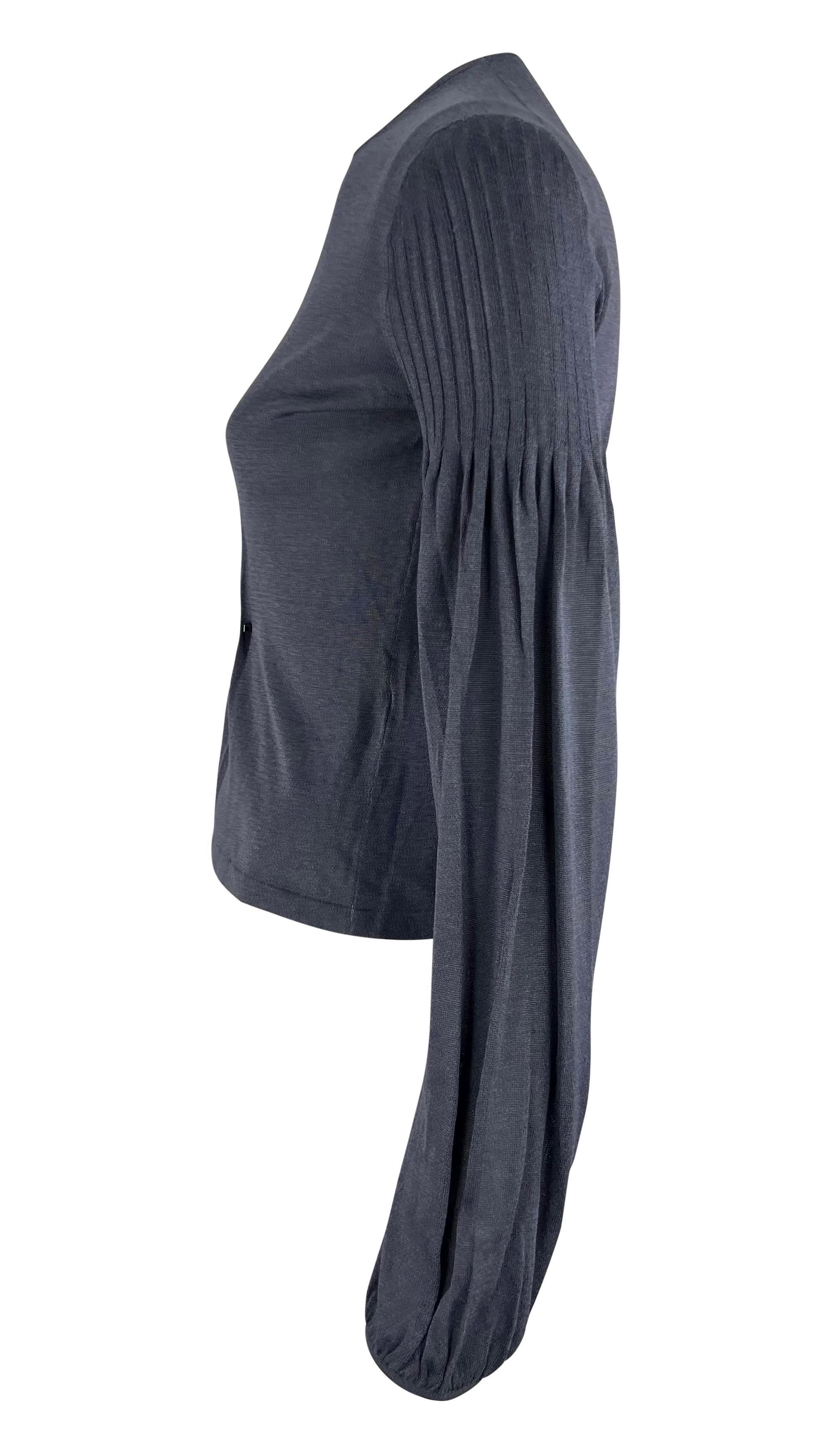 Donna A/I 1999 Gucci by Tom Ford: Top in maglia di seta blu trasparente con spilla logo della passerella in vendita