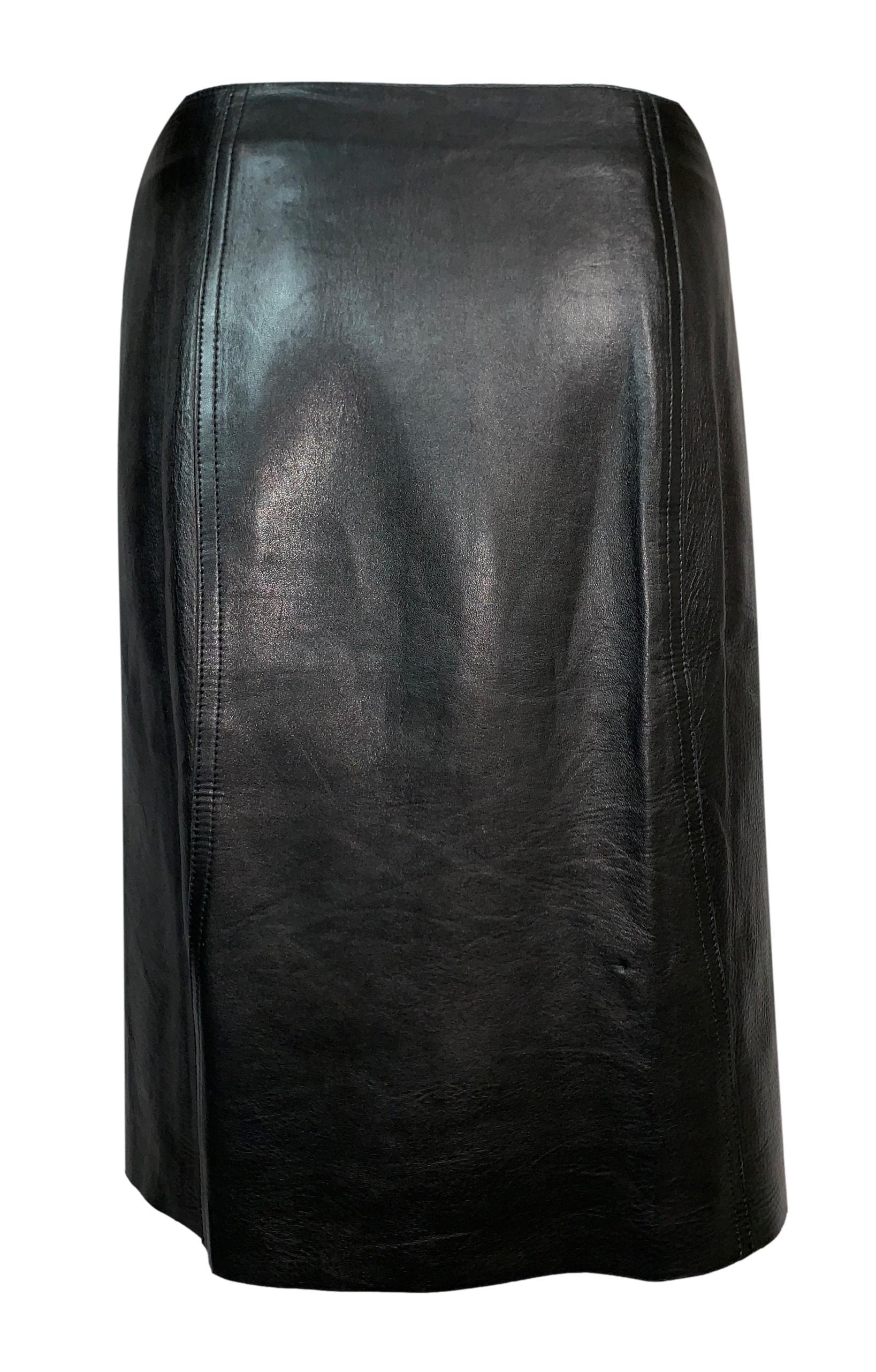 F/W 1999 Gucci Tom Ford Schwarzer Leder-Bleistiftrock mit hohem Reißverschluss und Schlitz im Zustand „Gut“ in Yukon, OK