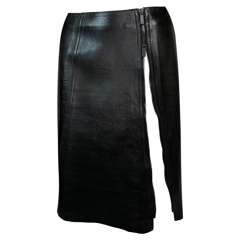 F/W 1999 Gucci Tom Ford Black Leather High Zipper Slit Pencil Skirt at ...