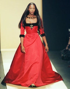 F/W 1999 Oscar de la Renta Naomi Campbell Runway Red Silk Satin Regal Mink Gown