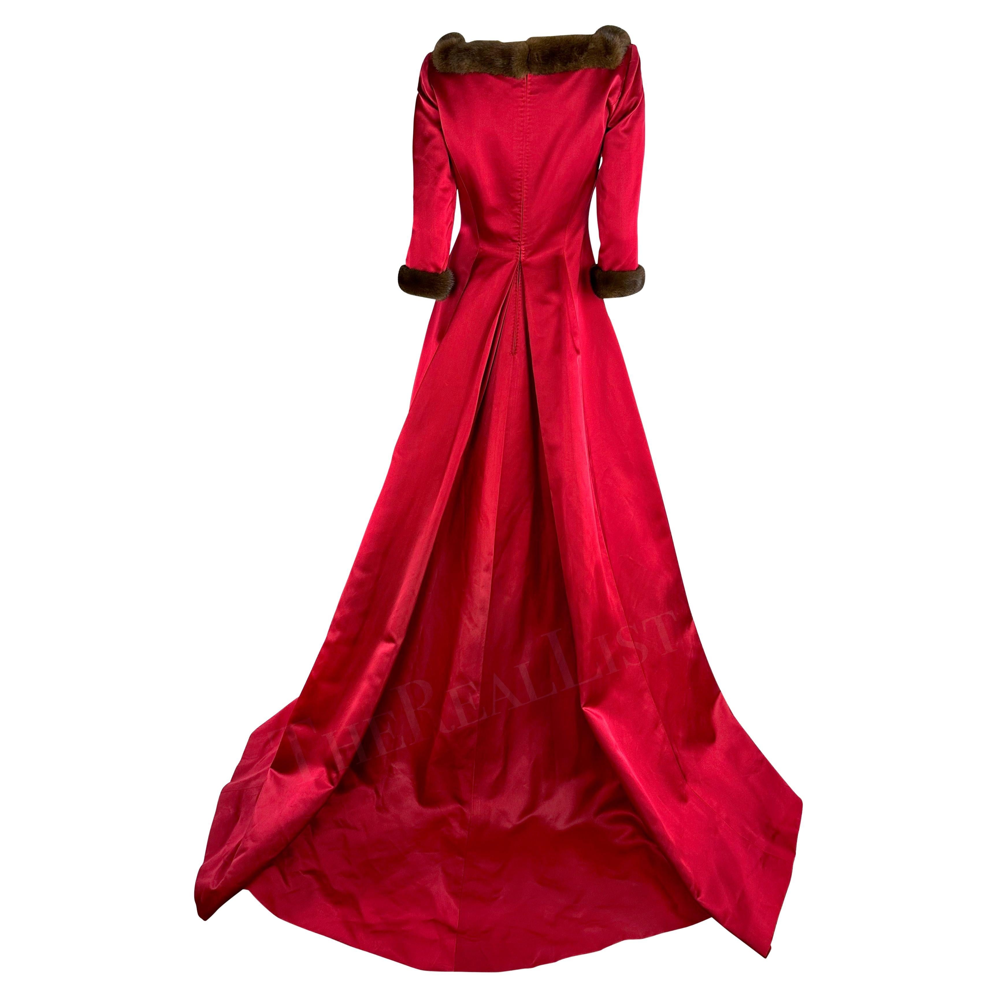 F/W 1999 Oscar de la Renta Naomi Campbell Runway Red Silk Satin Regal Mink Gown For Sale 3