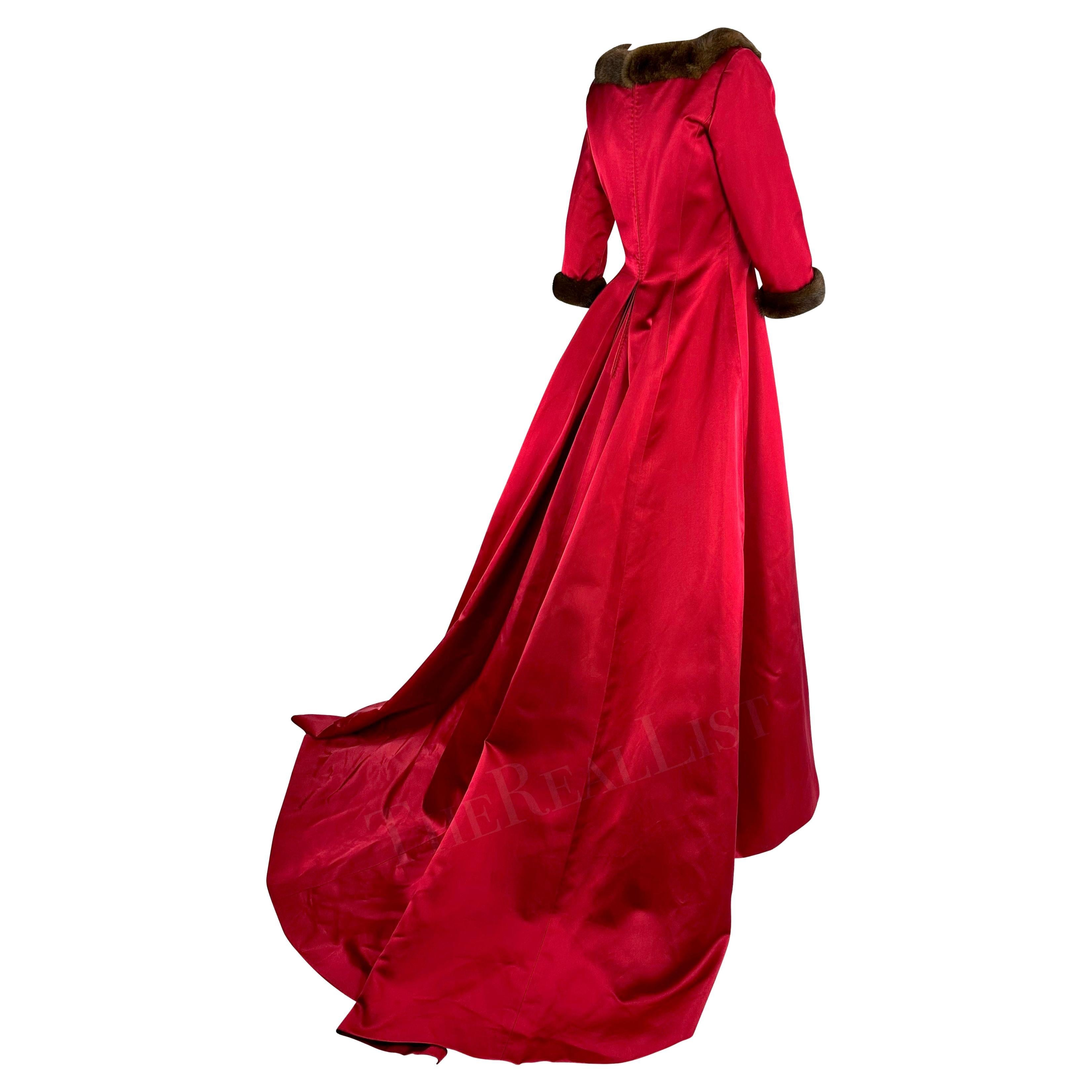 F/W 1999 Oscar de la Renta Naomi Campbell Runway Red Silk Satin Regal Mink Gown For Sale 4