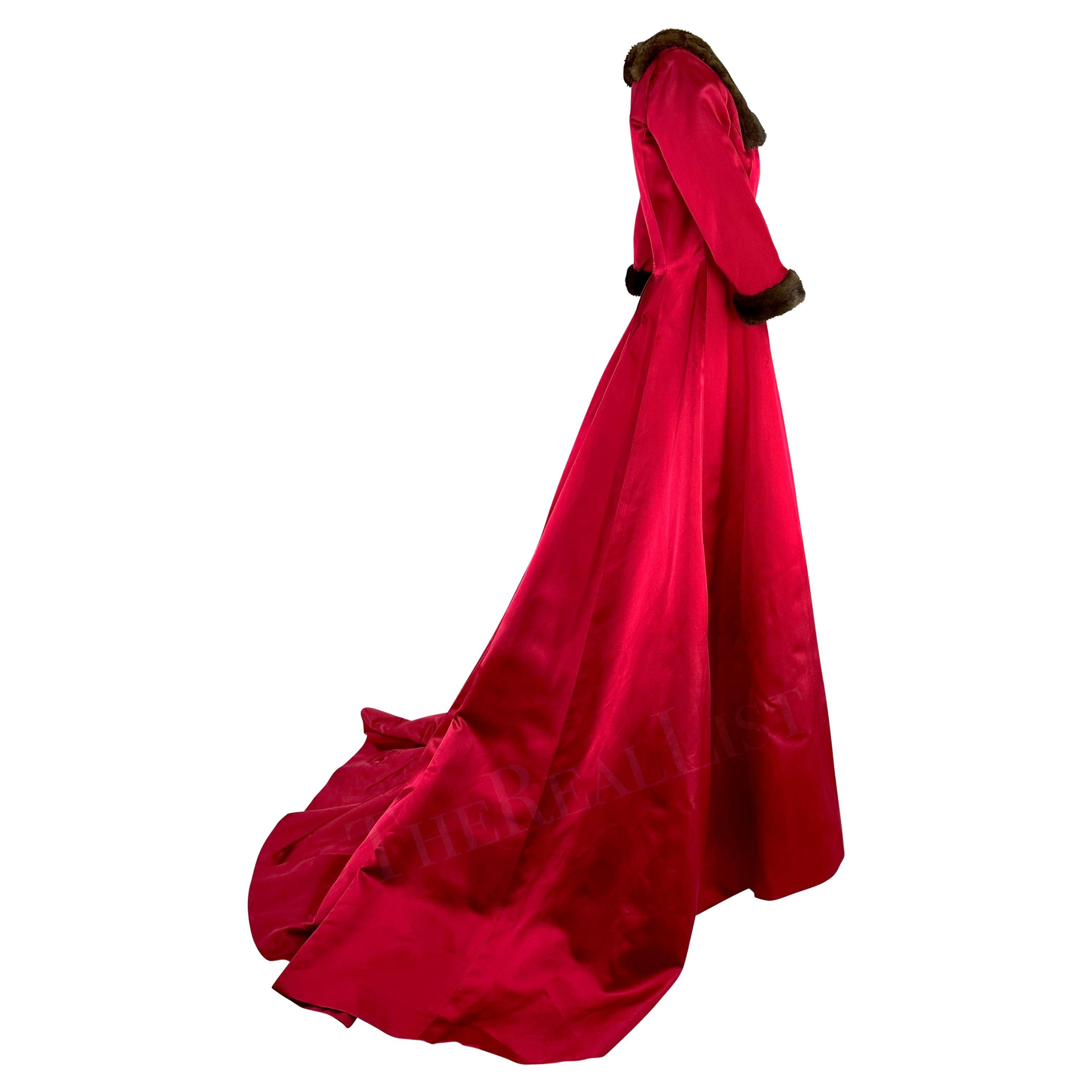 F/W 1999 Oscar de la Renta Naomi Campbell Runway Red Silk Satin Regal Mink Gown For Sale 5