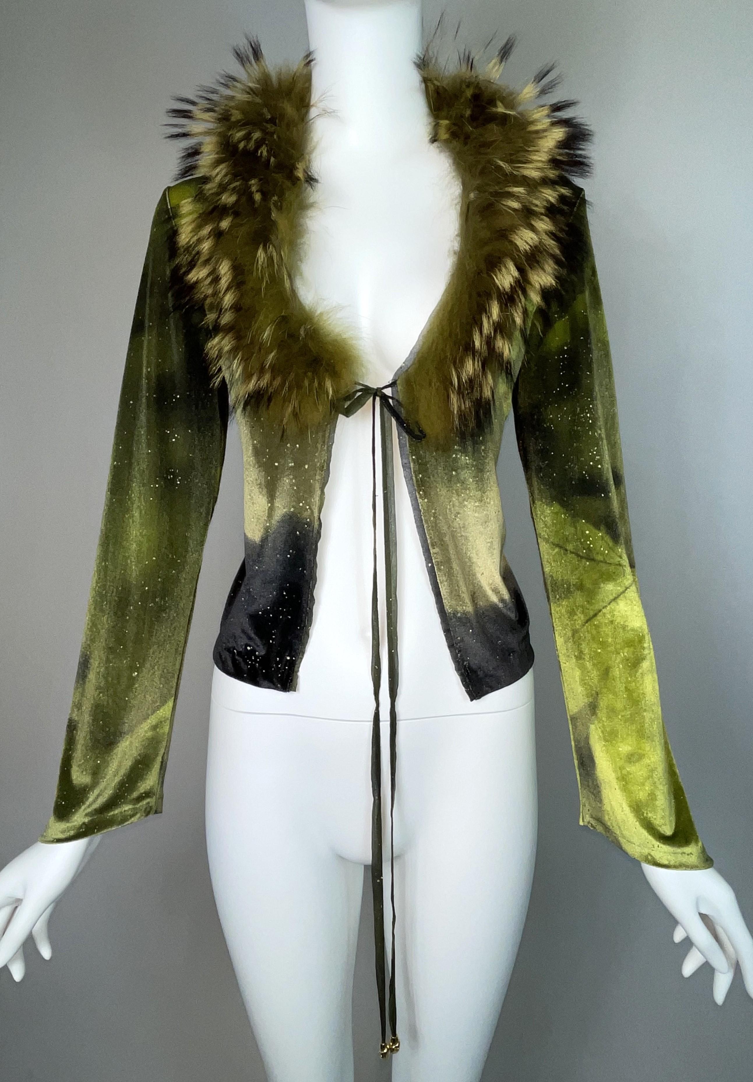 **THANK YOU FOR SHOPPING WITH MES DEUX FILLES**

DESIGNER: F/W 1999 Roberto Cavalli 
CONDITION: Excellent
FABRIC: Nylon blend w removeable fur collar
COUNTRY MADE: Italy
SIZE: M
MEASUREMENTS; provided as a courtesy, not a guarantee of fit:
Chest: