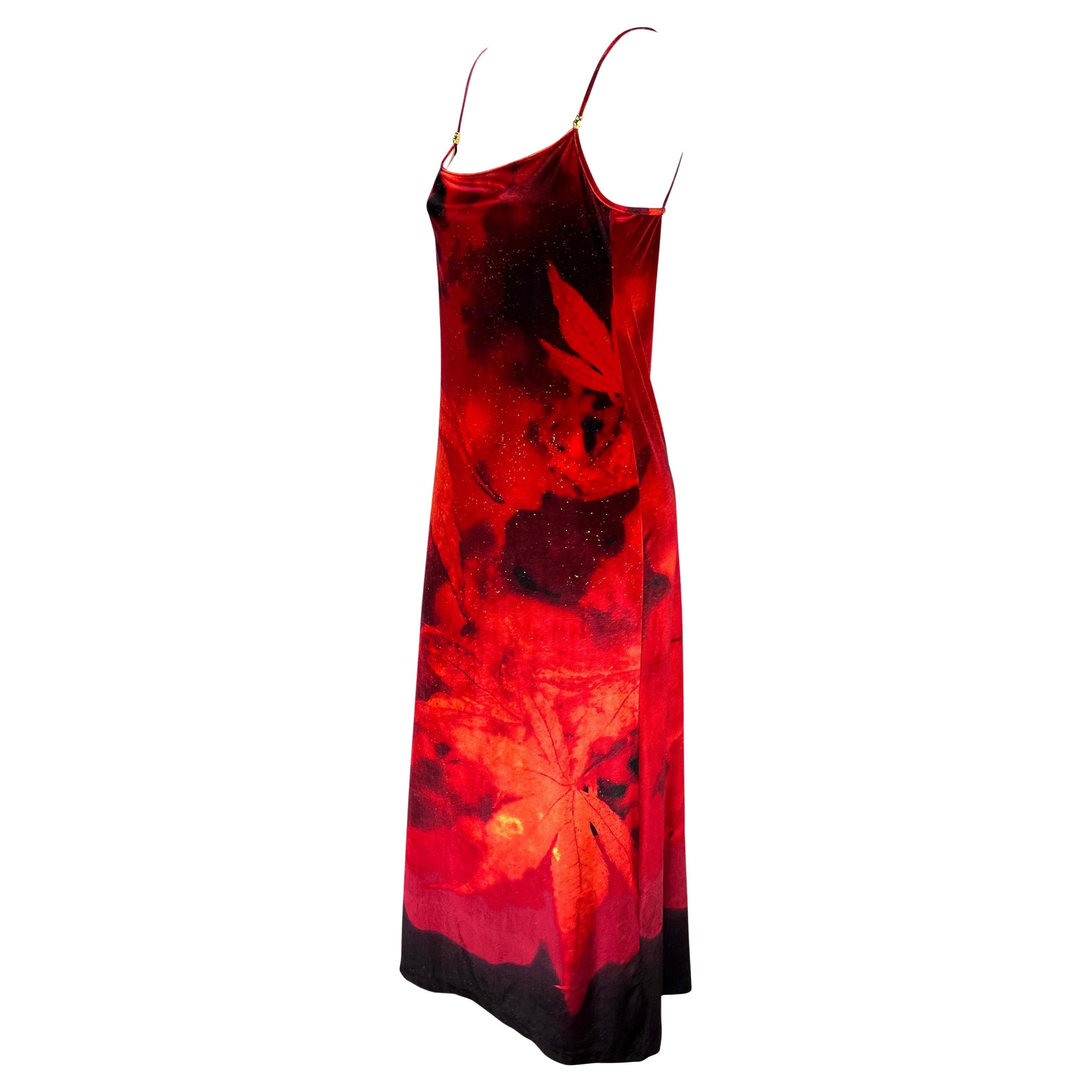 Rouge Robe longue à bretelles spaghetti en velours extensible rouge Roberto Cavalli, A/H 1999 en vente