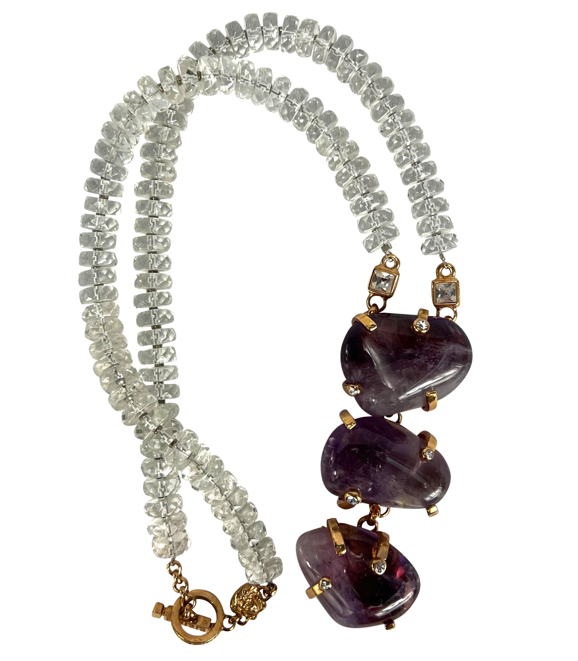 F/W 2000 Atelier Versace Alta Costura Collar con gota de cristal de amatista y estrás Tumbled en venta
