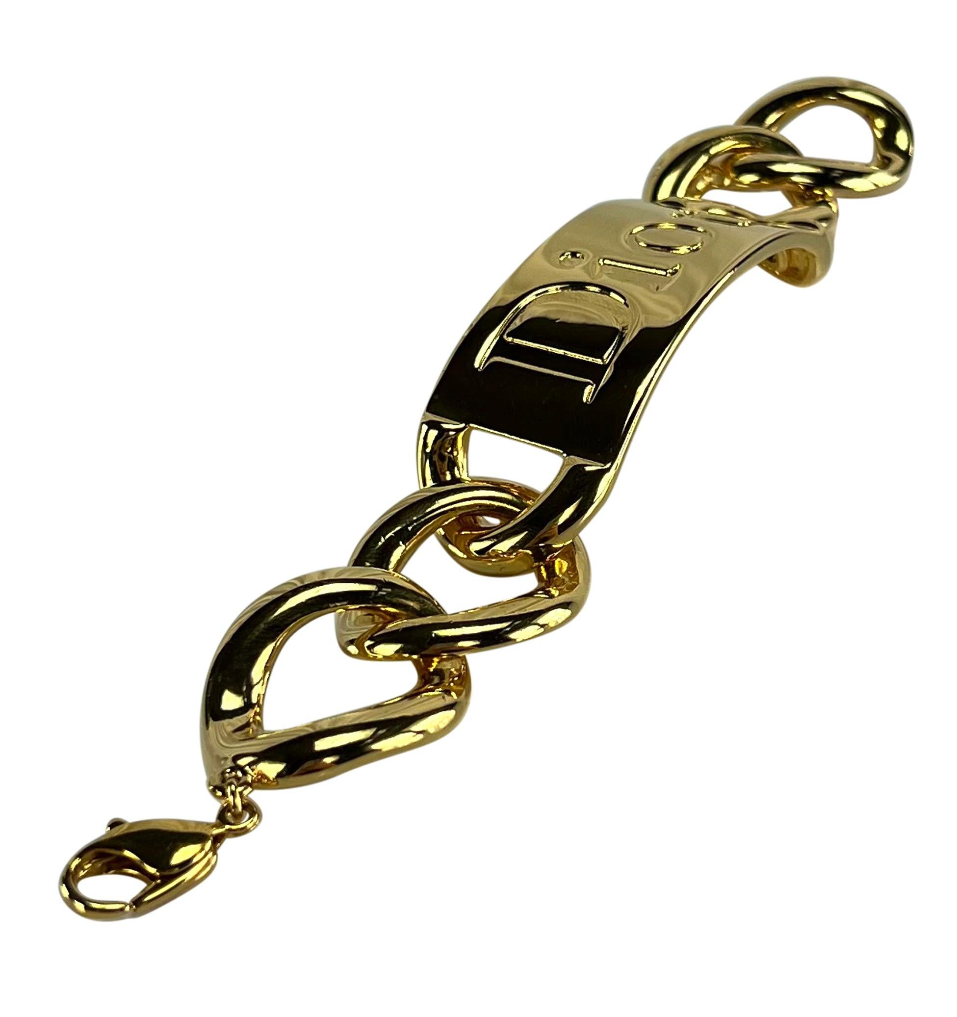 Christian Dior par John Galliano, bracelet à chaîne en or avec logo et étiquette de défilé, A/H 2000 en vente 4