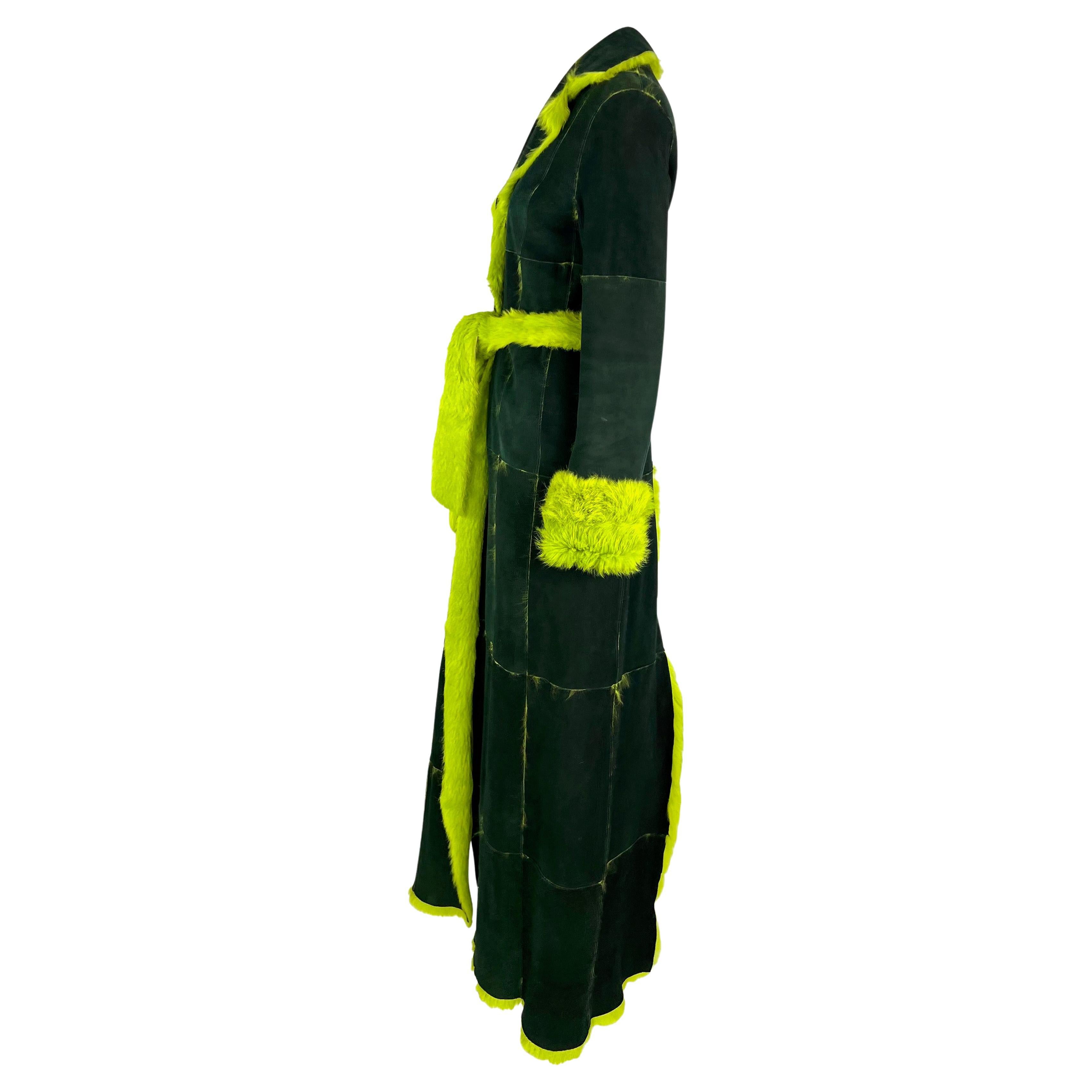 Dolce & Gabbana, imperméable ceinturé en daim et fourrure véritable vert acide, A/H 2000 Pour femmes en vente