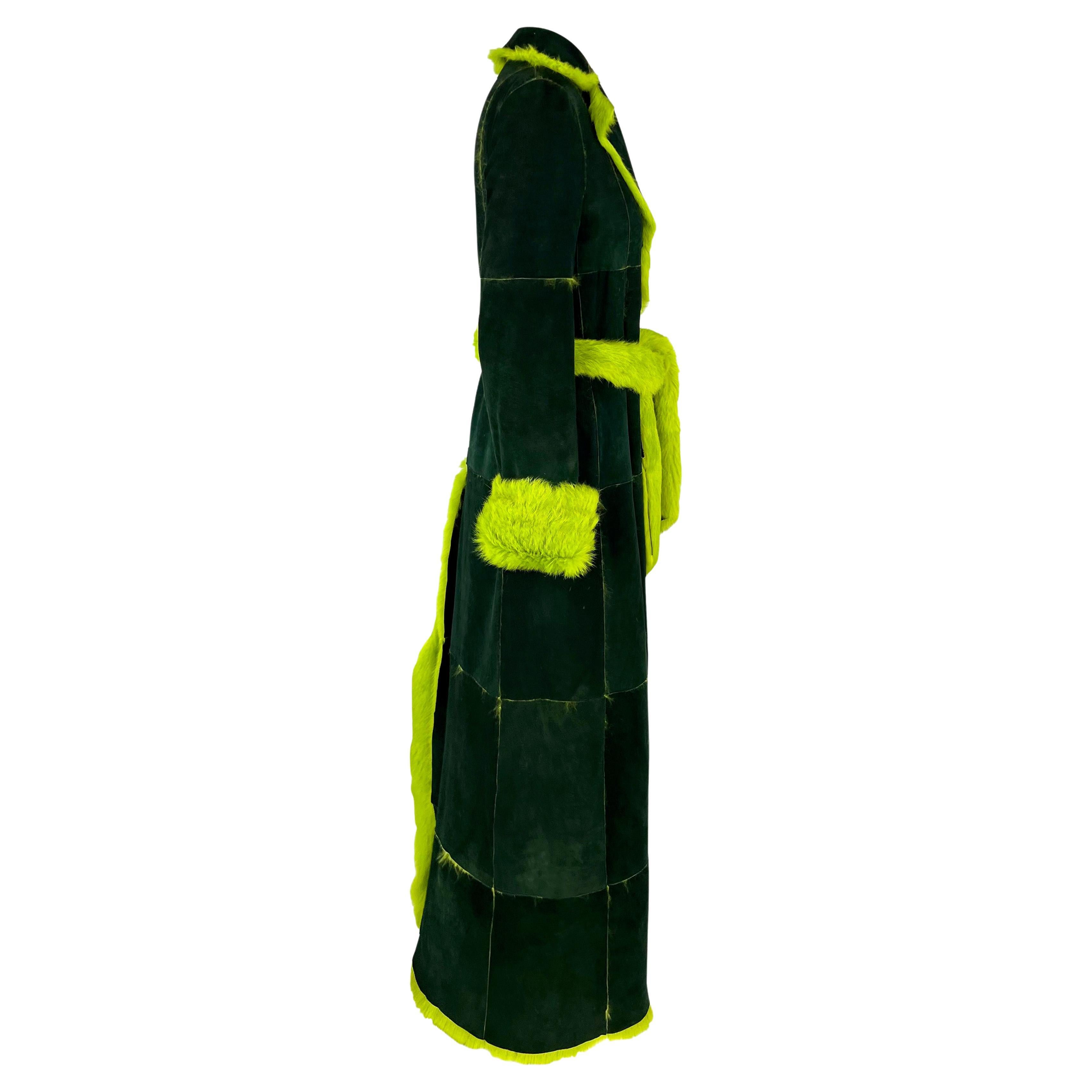 Dolce & Gabbana, imperméable ceinturé en daim et fourrure véritable vert acide, A/H 2000 en vente 2