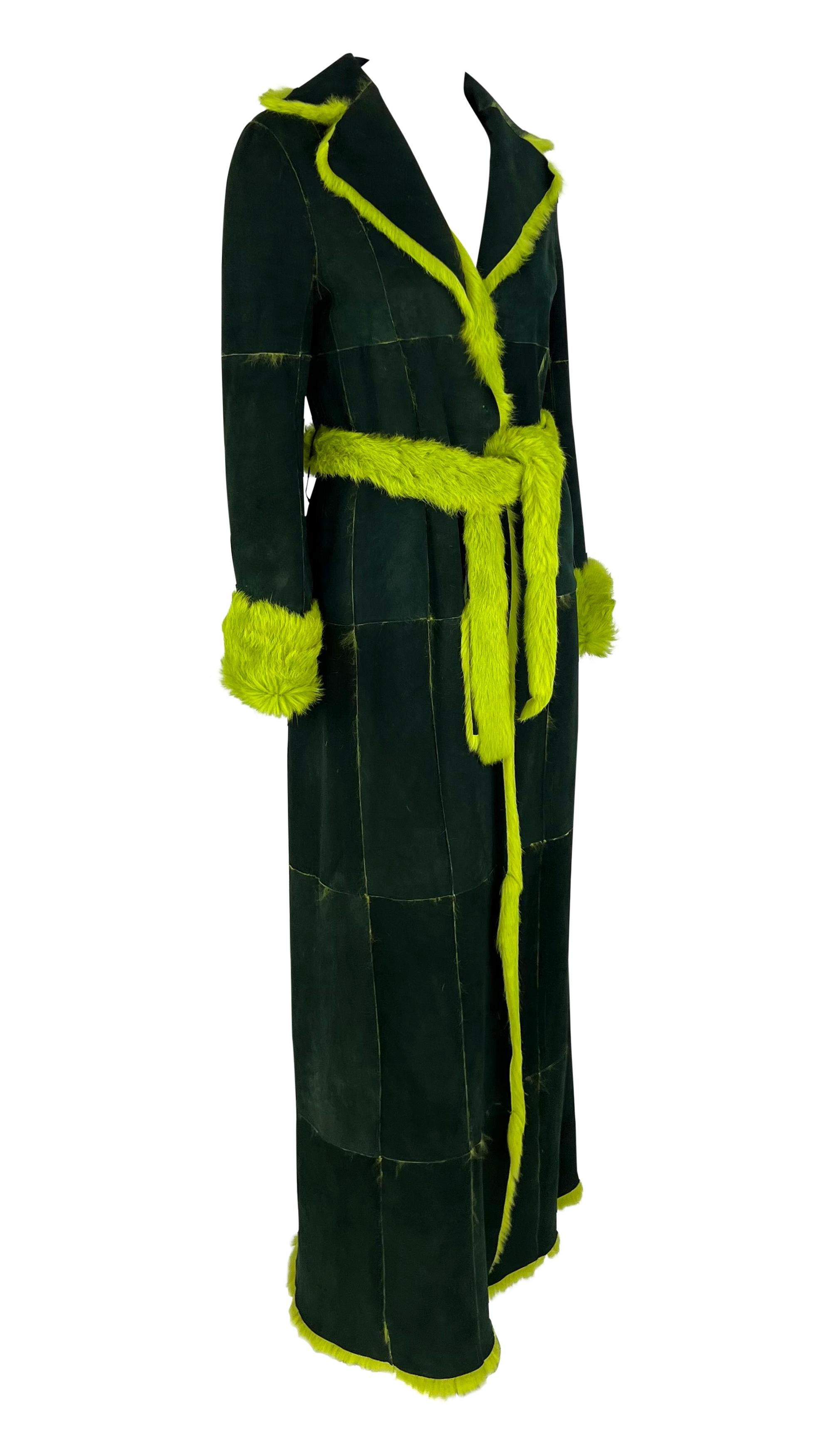 Dolce & Gabbana, imperméable ceinturé en daim et fourrure véritable vert acide, A/H 2000 en vente 3