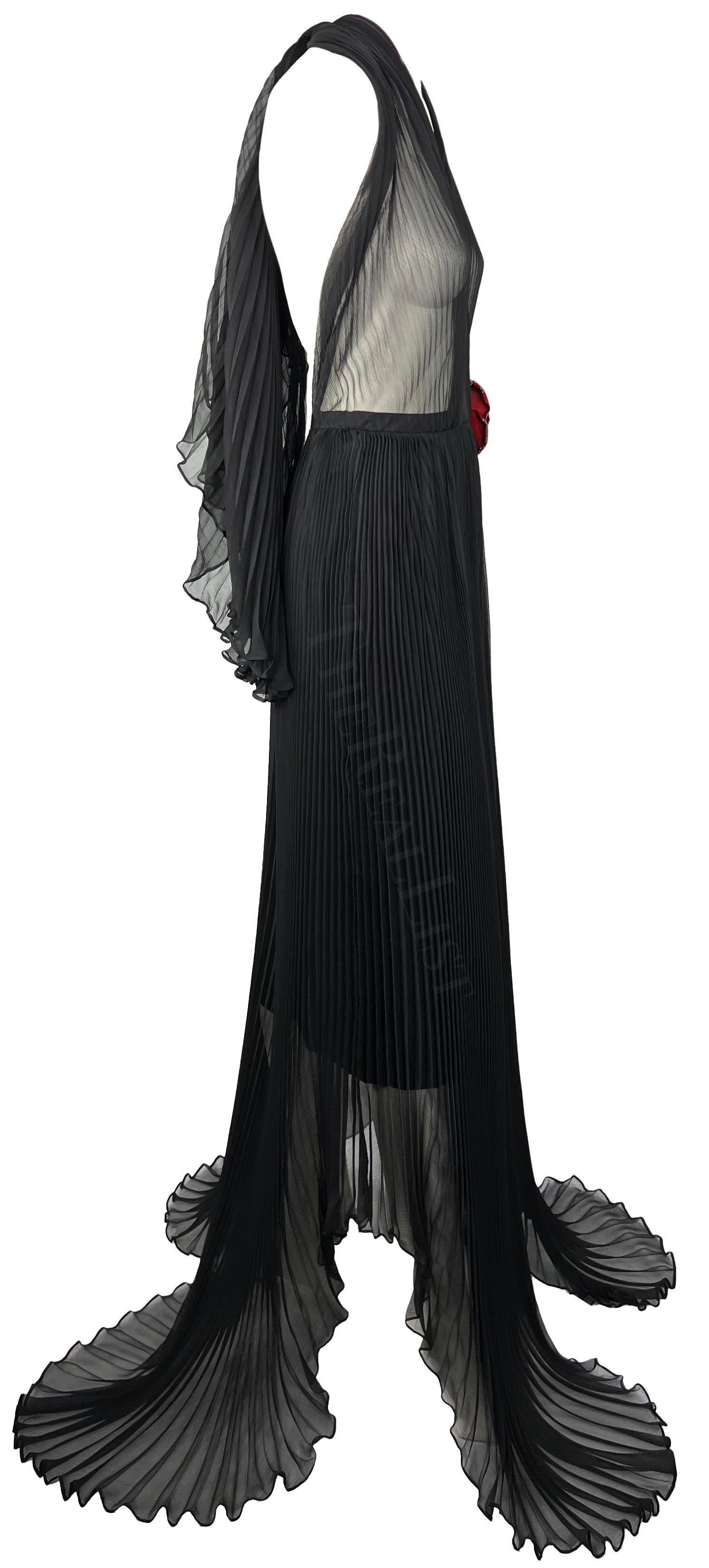 F/W 2000 Dolce & Gabbana Runway Robe longue plissée noire dos nu à fleurs en vente 2