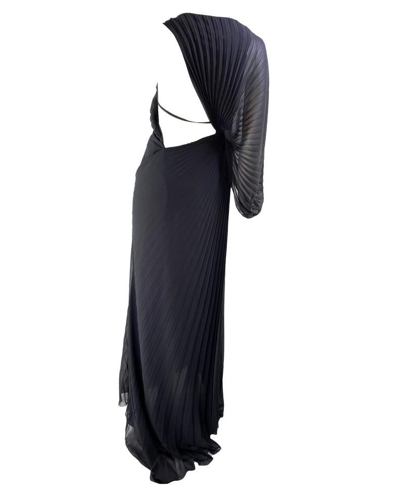 F/W 2000 Gianni Versace by Donatella Black Pleated Gown Greek Key Buckle In Good Condition For Sale In West Hollywood, CA