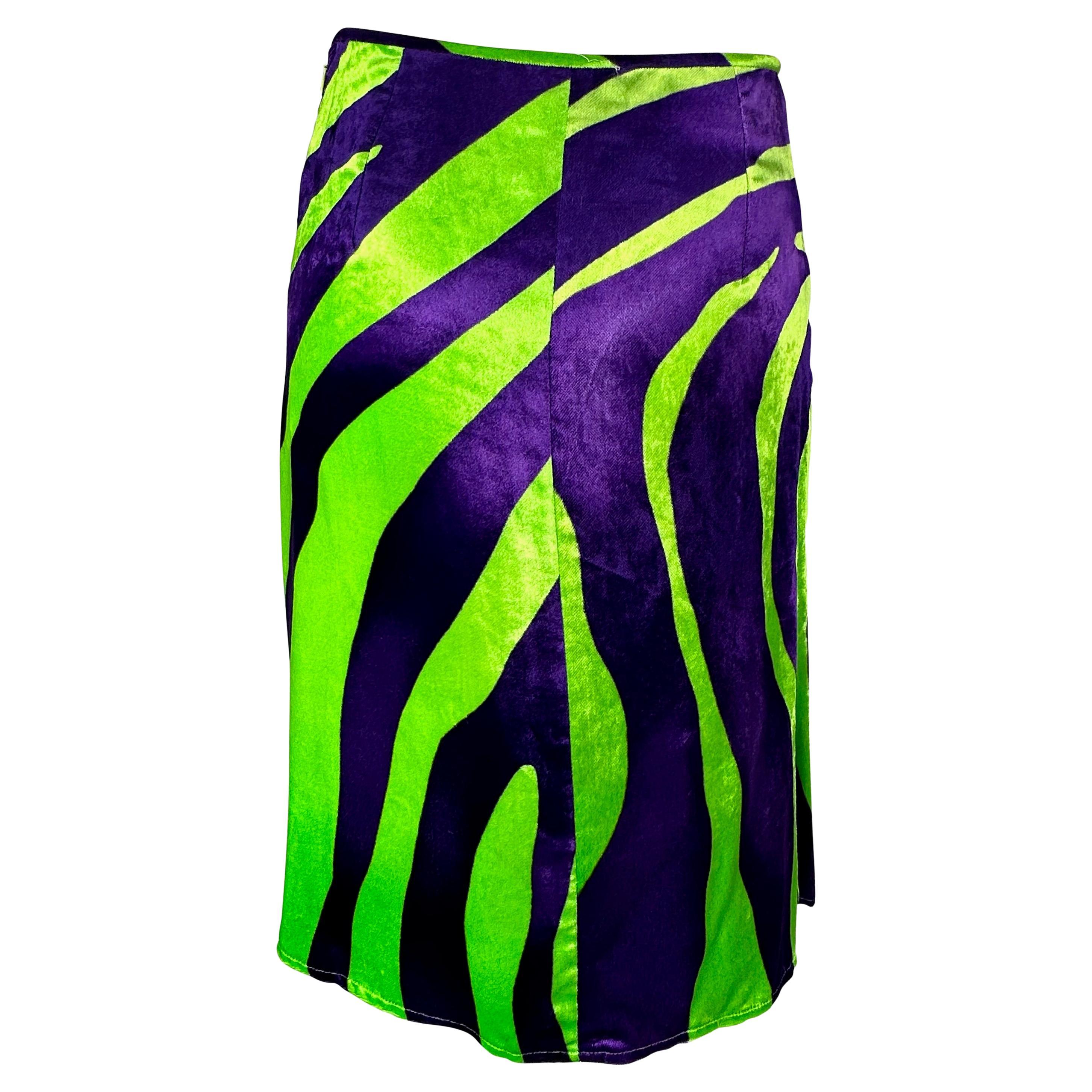 F/W 2000 Gianni Versace by Donatella Purple Green Abstract Velvet Slit Skirt In Good Condition For Sale In West Hollywood, CA