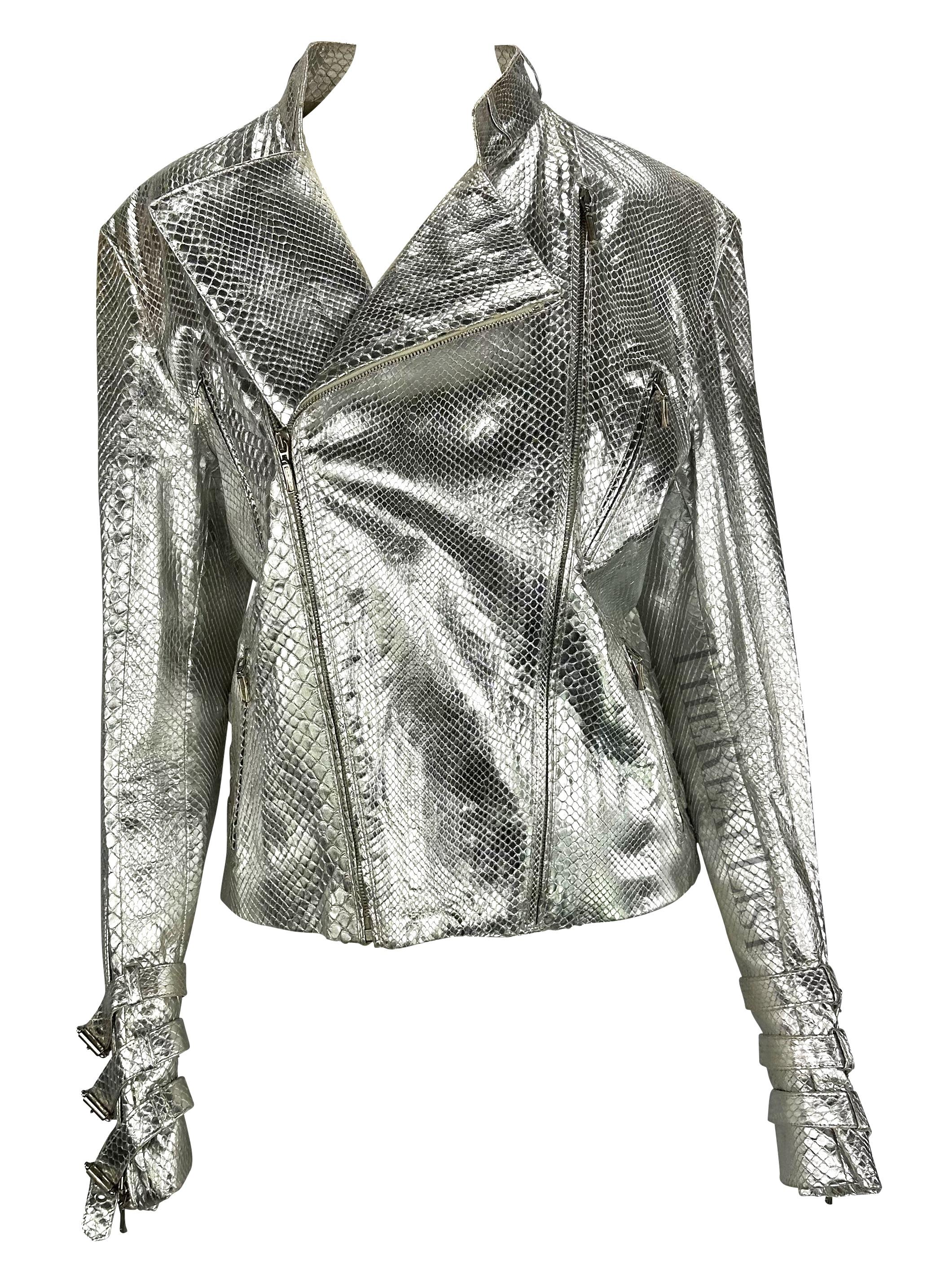 F/W 2000 Gianni Versace by Donatella Runway Silver Python Men's Moto Jacket  In Good Condition For Sale In West Hollywood, CA