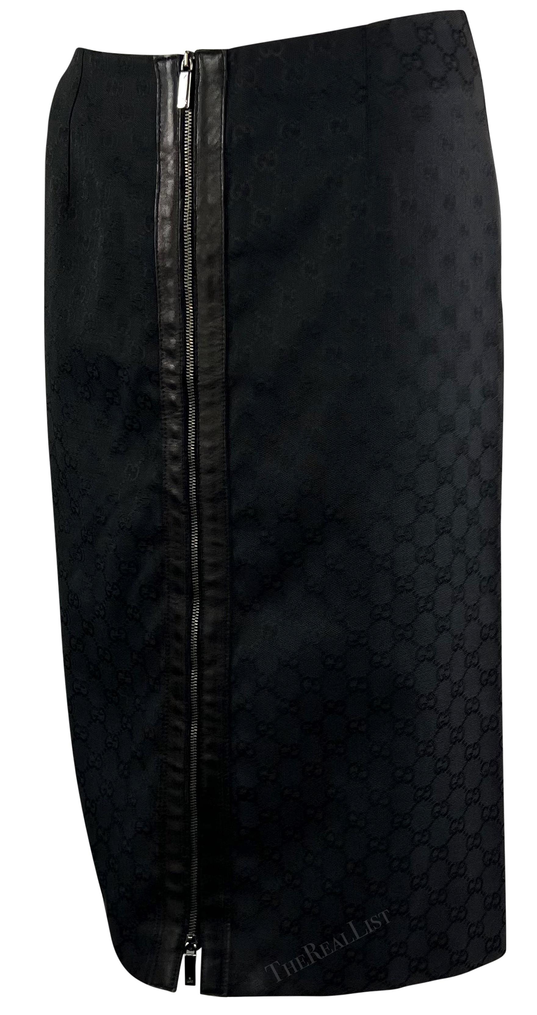 F/W 2000 Gucci by Tom Ford Black GG Monogram Zipper Pencil Skirt In Excellent Condition For Sale In West Hollywood, CA