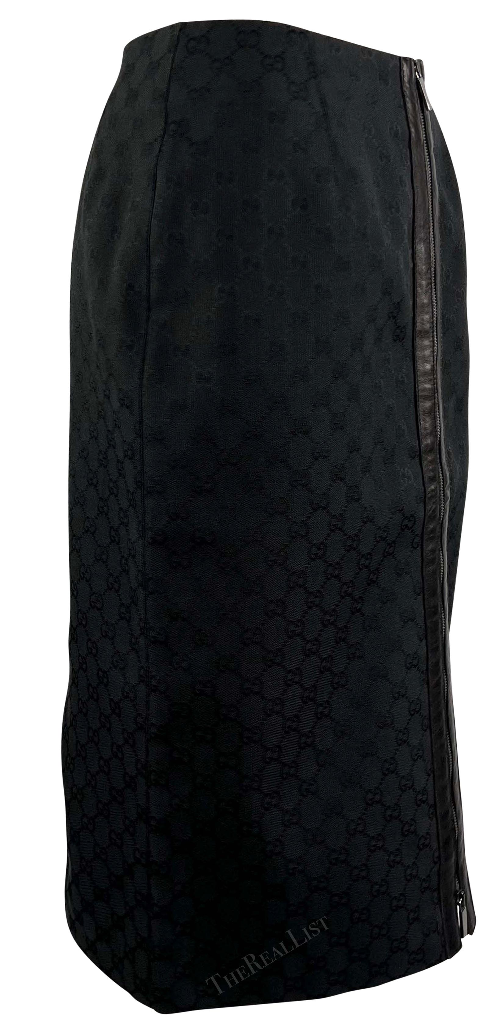 F/W 2000 Gucci by Tom Ford Black GG Monogram Zipper Pencil Skirt For Sale 2