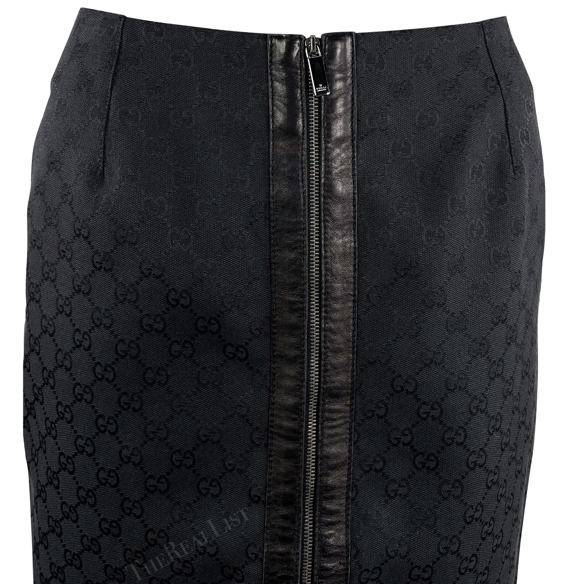 F/W 2000 Gucci by Tom Ford Black GG Monogram Zipper Pencil Skirt For Sale 3