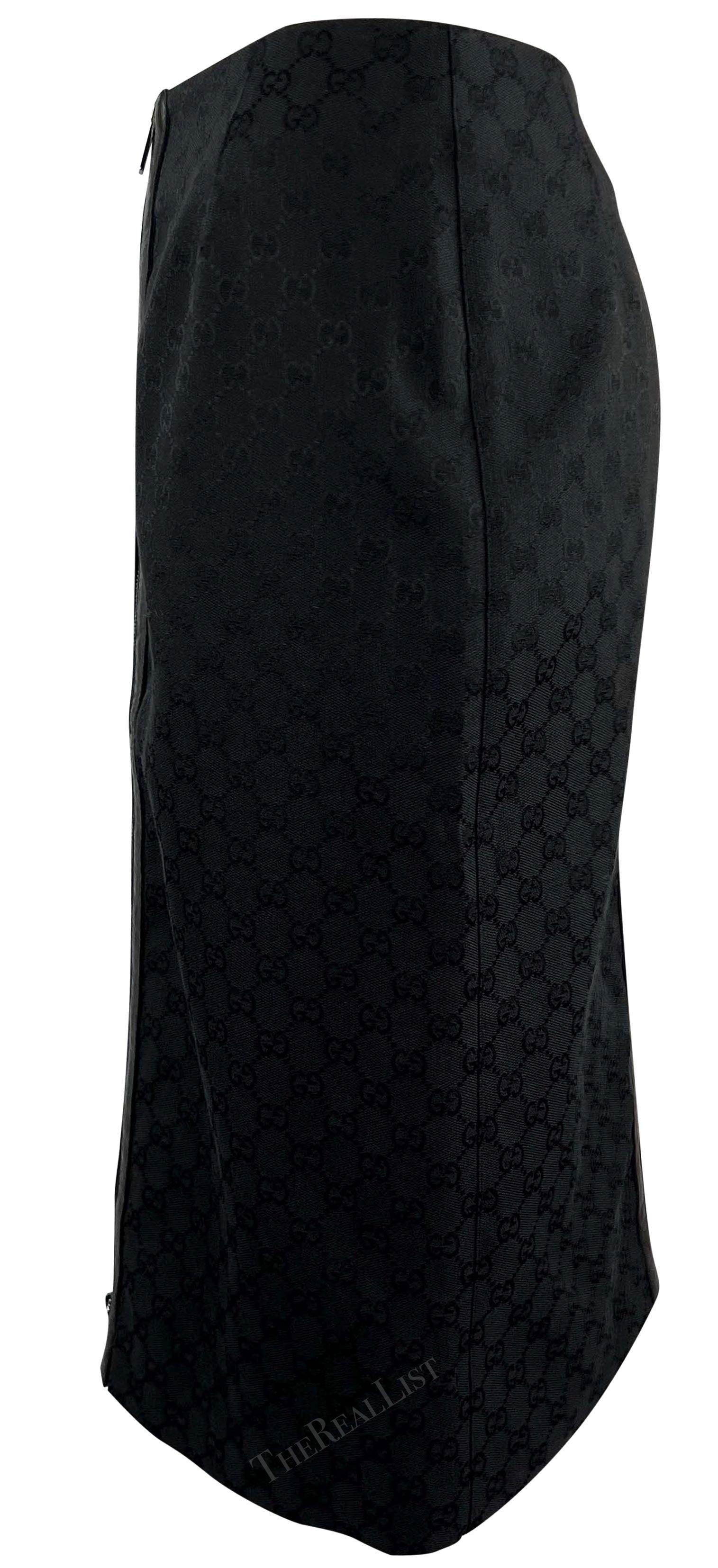 A/I 2000 Gucci by Tom Ford GG nero GG Monogram Zipper Pencil Skirt in vendita 4