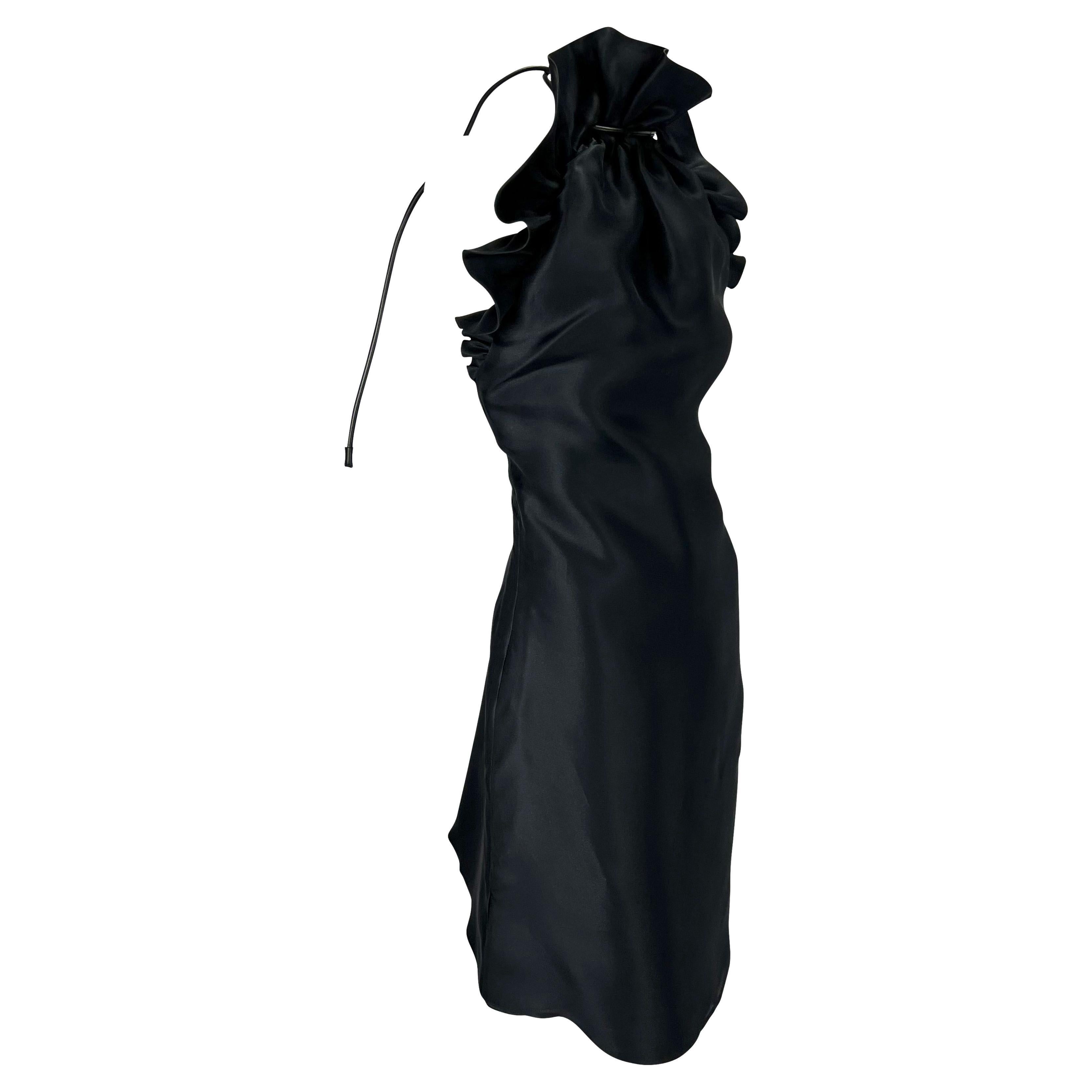 F/W 2000 Gucci by Tom Ford Robe à volants dos nu en taffetas de soie noir en vente 3