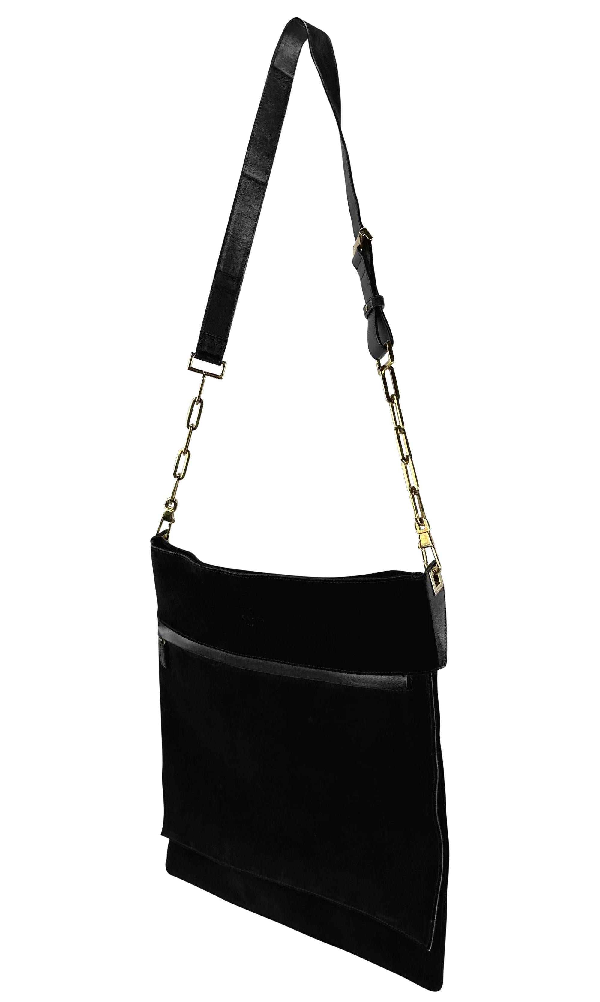 F/W 2000 Gucci by Tom Ford Black Suede Men's Runway Large Shoulder Bag In Excellent Condition For Sale In West Hollywood, CA