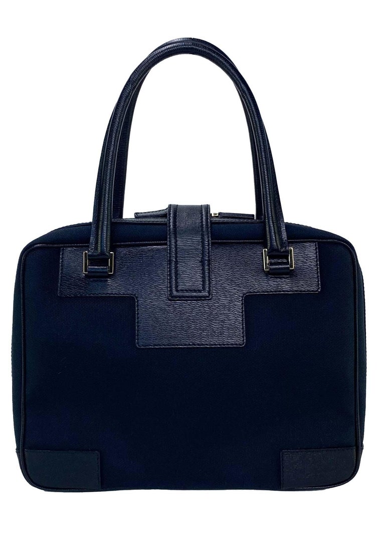 Petit sac en nylon noir Y2K à boucle Gucci par Tom Ford pour Gucci, A/H  2000 - En vente sur 1stDibs