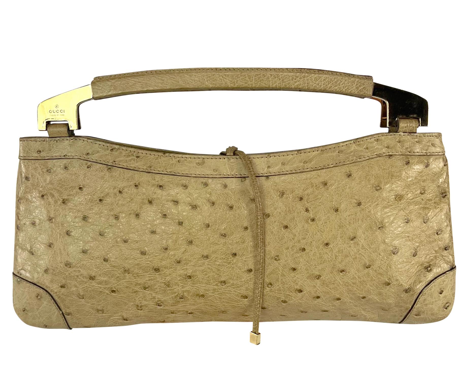 F/W 2000 Gucci by Tom Ford Genuine Ostrich Skin Convertible Chain Clutch Bag For Sale 2