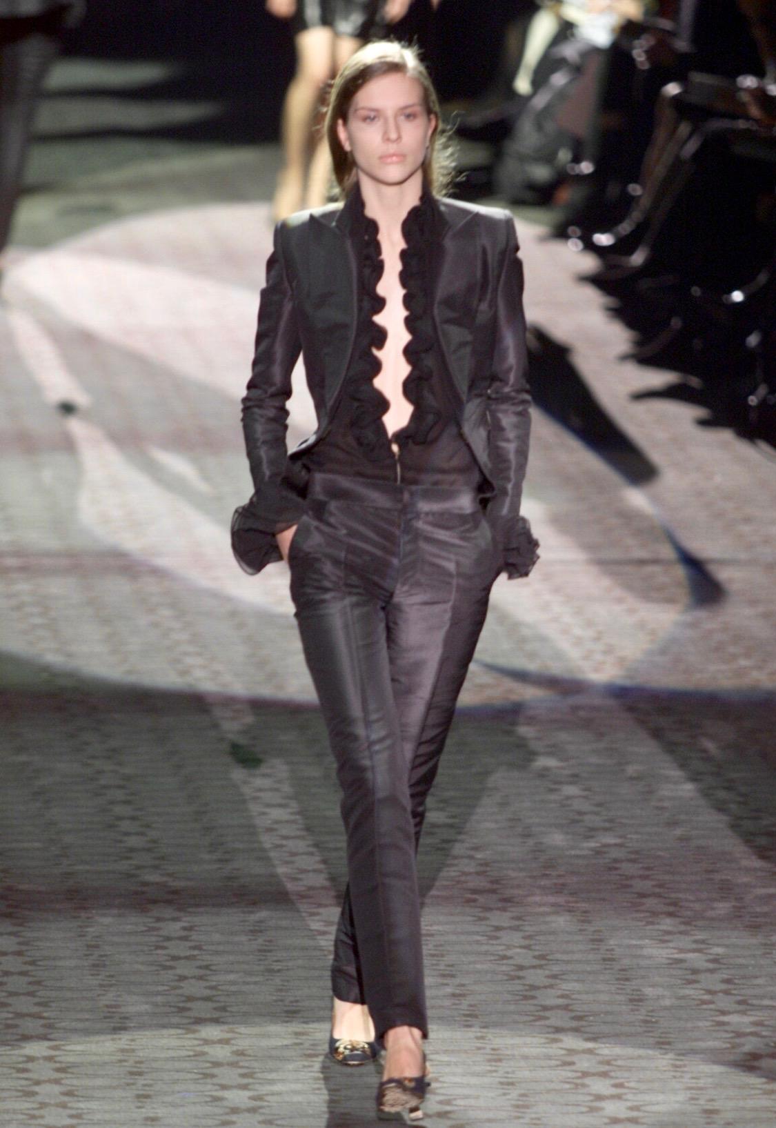 A/I 2000 Gucci by Tom Ford: top da discoteca con volant in lurex dorato e scollato In condizioni ottime in vendita a West Hollywood, CA