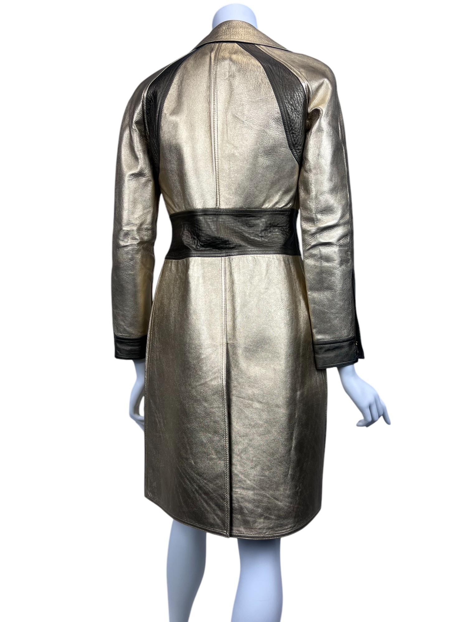 F/W 2000 Gucci by Tom Ford Runway Ad Two-Tone Gold Metallic Leather Coat Sz: 38 In Good Condition For Sale In West Hartford, CT