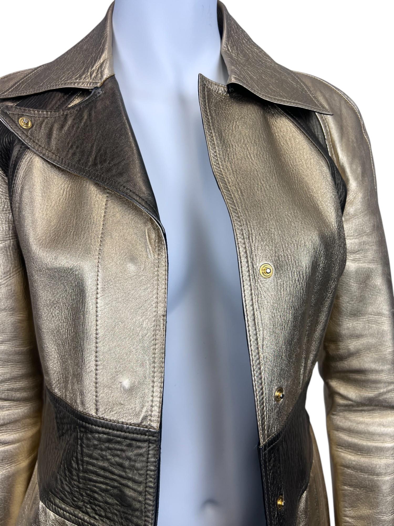 Women's F/W 2000 Gucci by Tom Ford Runway Ad Two-Tone Gold Metallic Leather Coat Sz: 38 For Sale