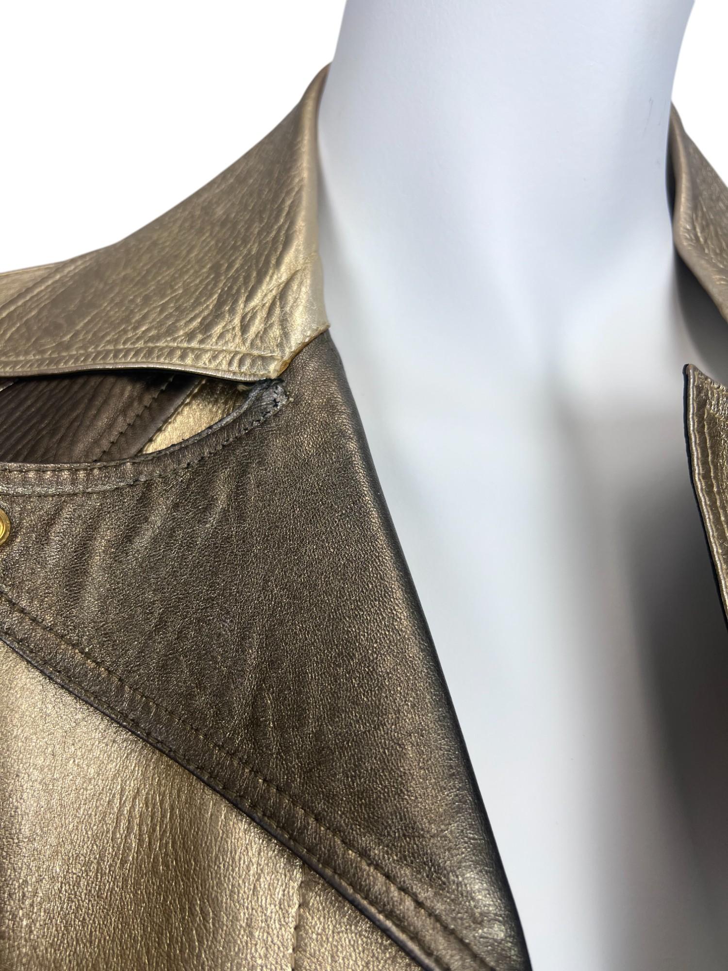 F/W 2000 Gucci by Tom Ford Runway Ad Two-Tone Gold Metallic Leather Coat Sz: 38 For Sale 1