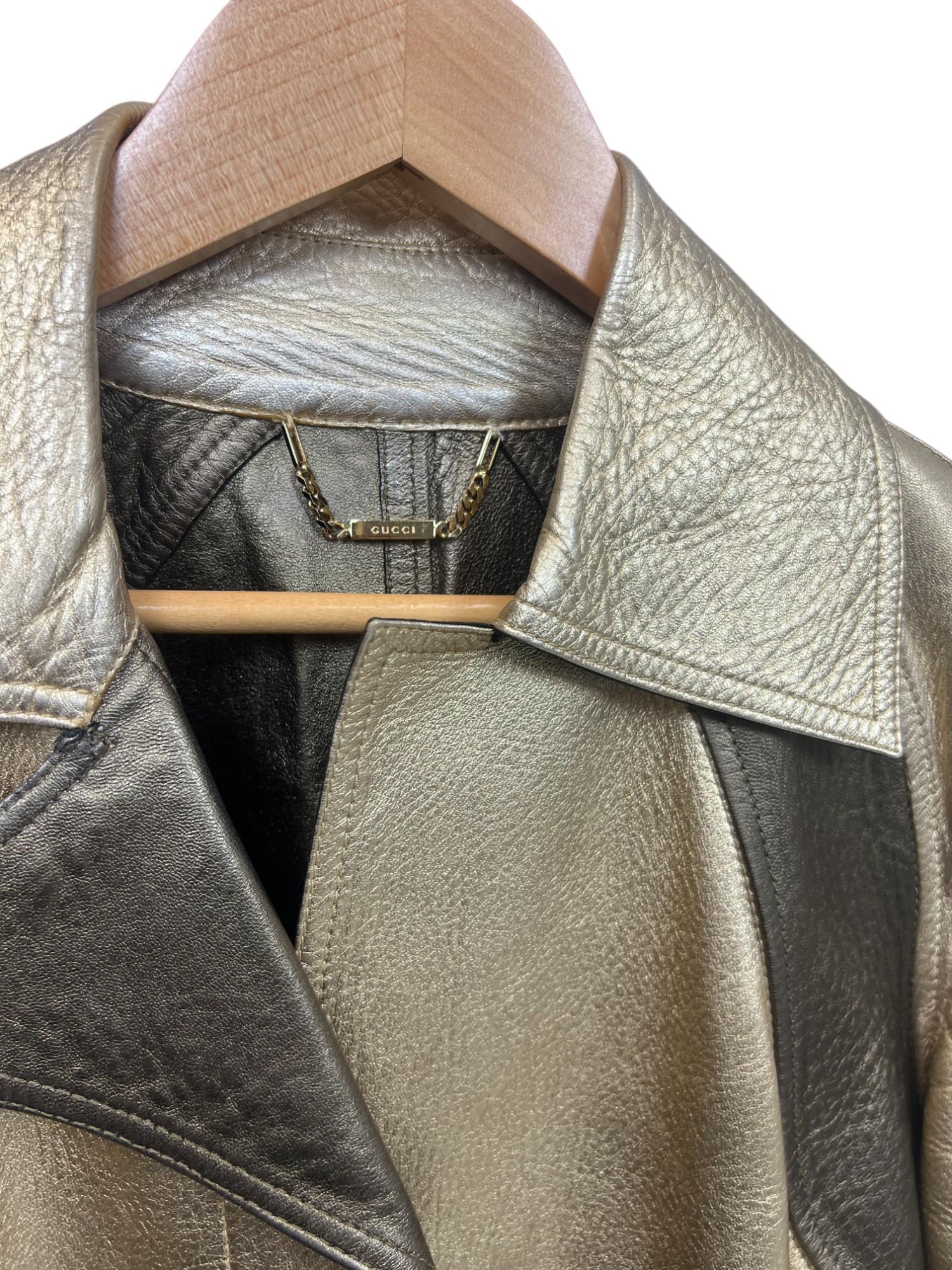 F/W 2000 Gucci by Tom Ford Runway Ad Two-Tone Gold Metallic Leather Coat Sz: 38 For Sale 4