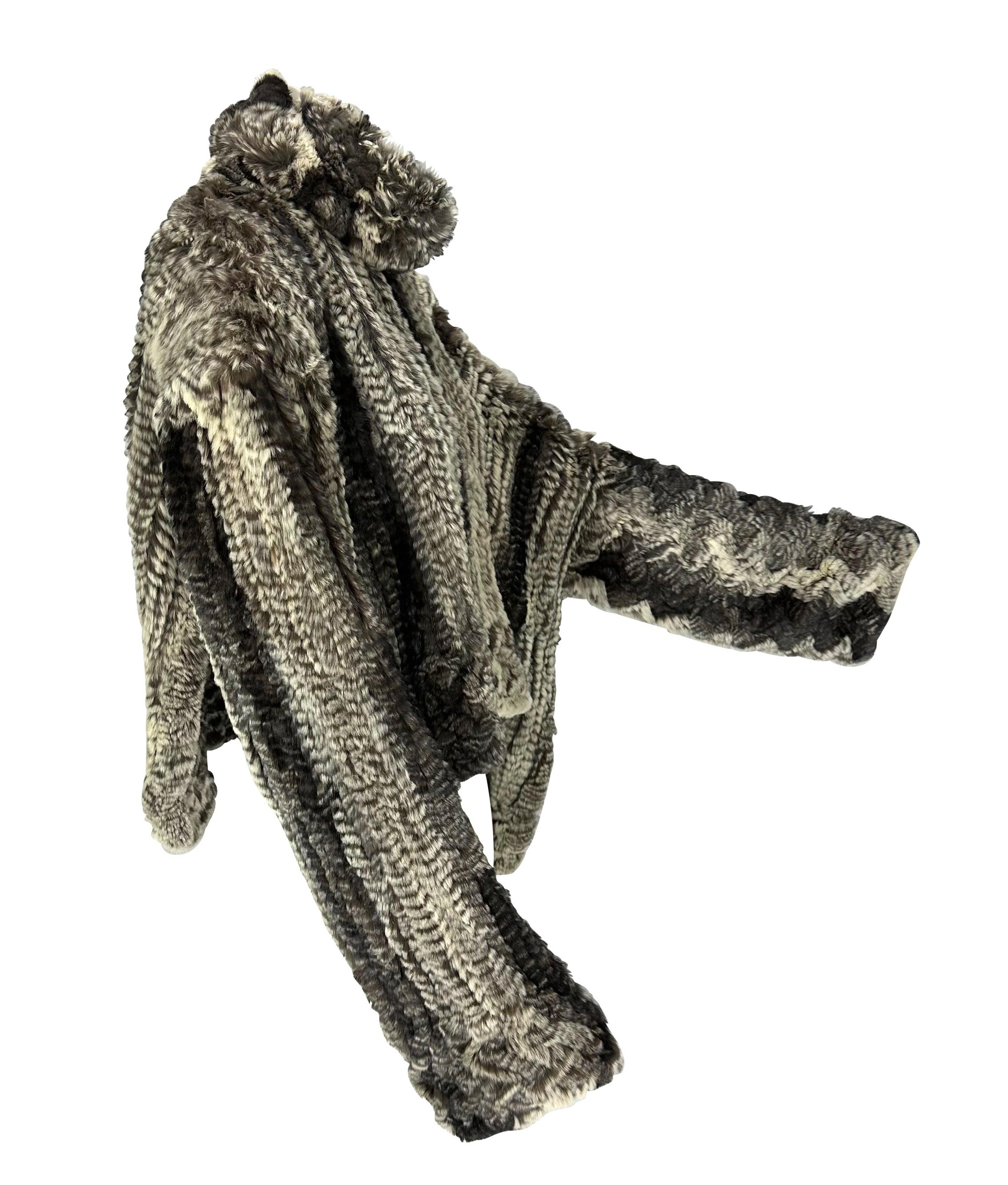 John Galliano - Pull tunique asymétrique surdimensionné en fourrure grise tricotée, A/H 2000 en vente 4