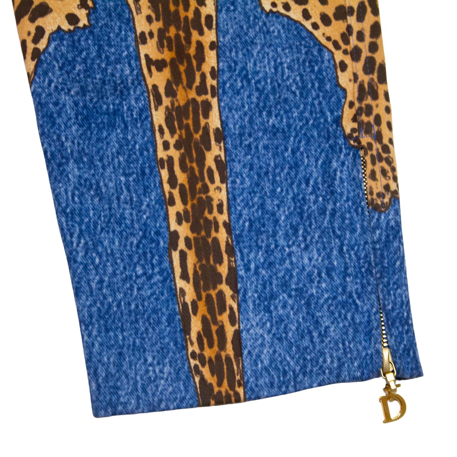 F/W 2000 Laufsteg Christian Dior Stone Wash Jeans mit Leoparden im Zustand „Gut“ in Toronto, Ontario