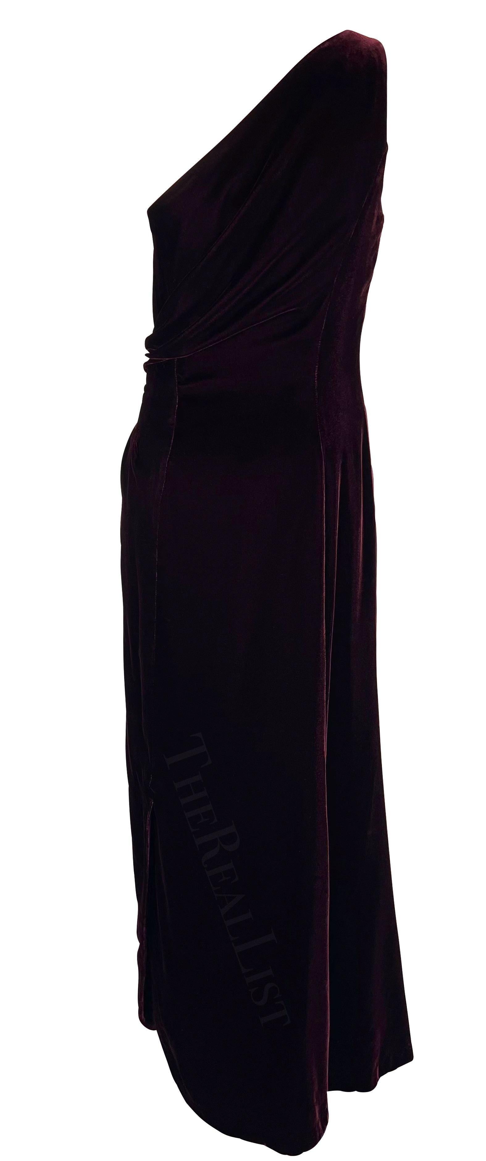 F/W 2000 Thierry Mugler Strass Burgunderfarbener Samt Ein-Schulter-Laufsteg-Kleid Damen im Angebot