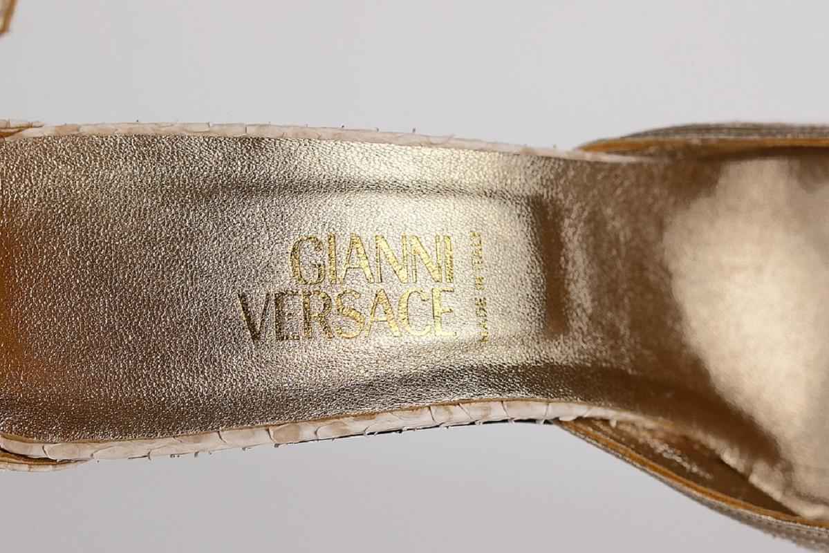 F/W 2000 Vintage Gianni Versace Nude Python Runway shoes 38.5-8.5 NWT For Sale 6