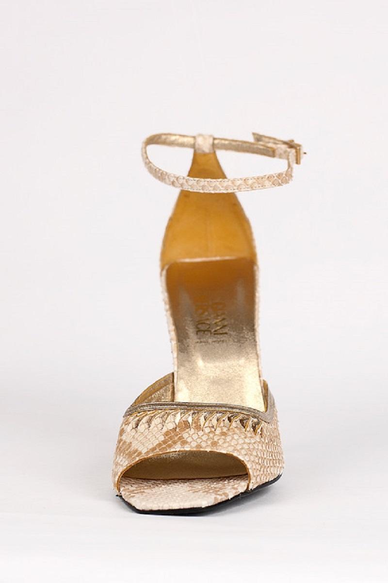 F/W 2000 Vintage Gianni Versace Nude Python Runway shoes 38.5-8.5 NWT For Sale 3