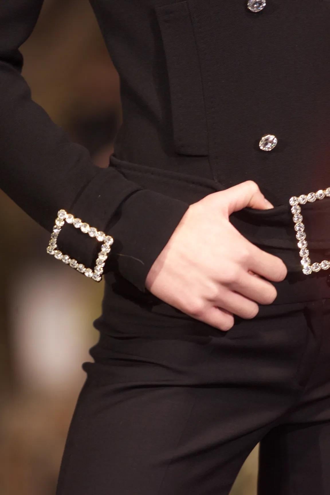 Nero A/I 2001 Dolce & Gabbana - Giacca in lana nera con doppia fibbia di strass in vendita