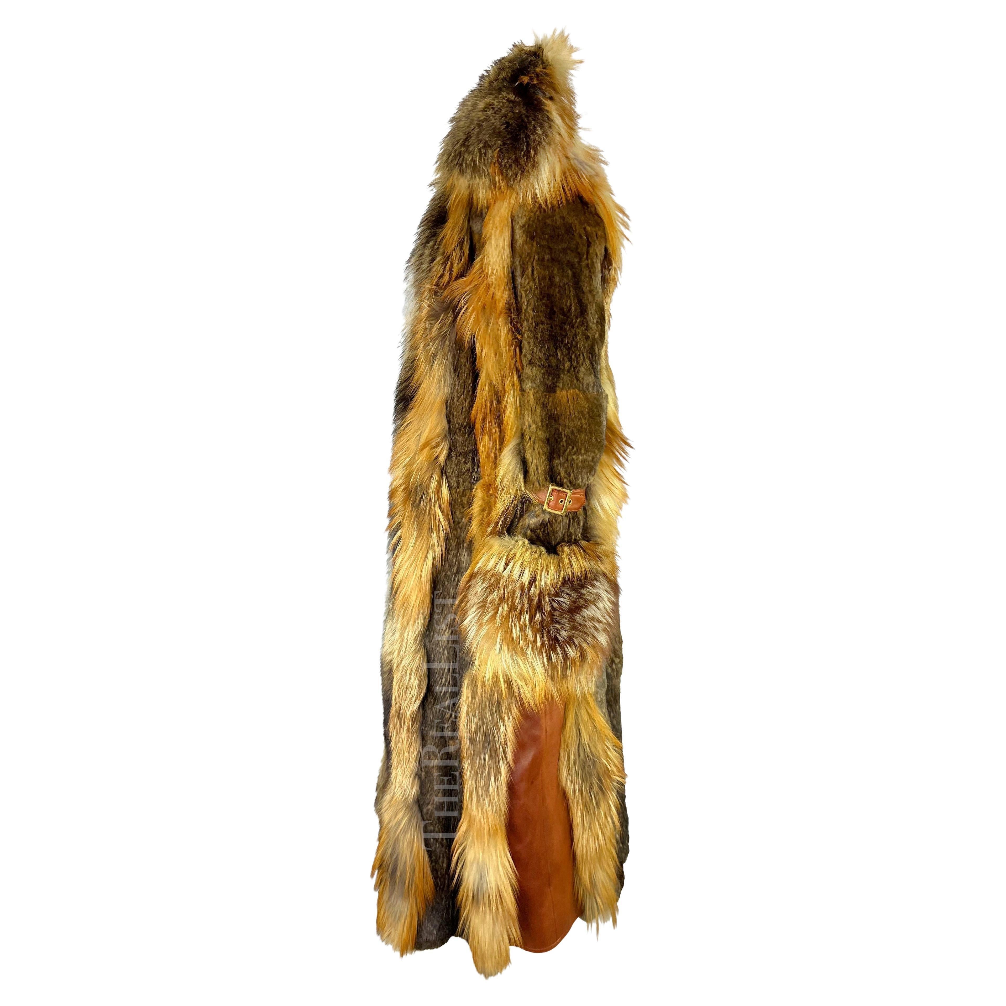 A/I 2001 Dolce & Gabbana: Cappotto aperto oversize in pelliccia e pelle con fibbia in vendita 4