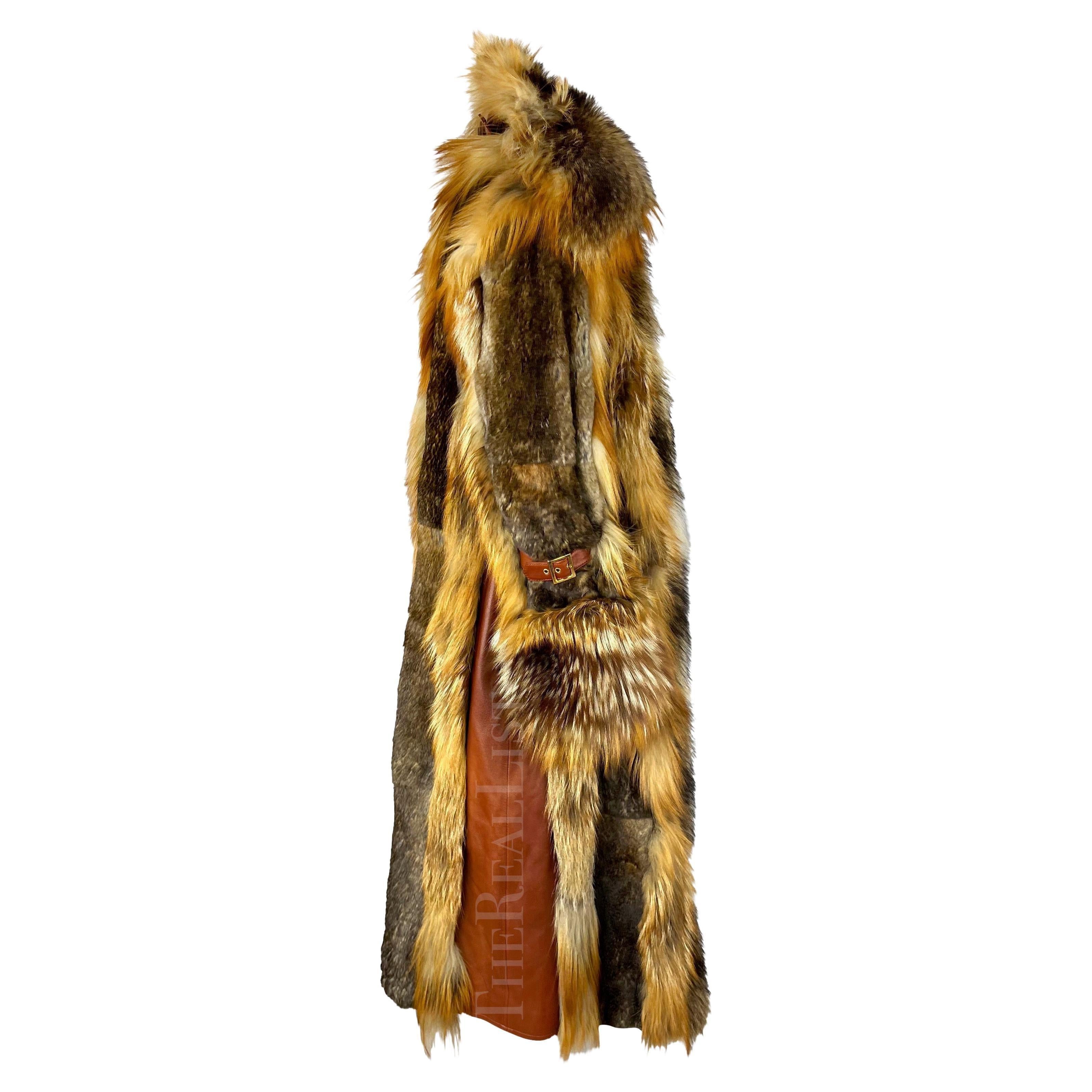 A/I 2001 Dolce & Gabbana: Cappotto aperto oversize in pelliccia e pelle con fibbia in vendita 1