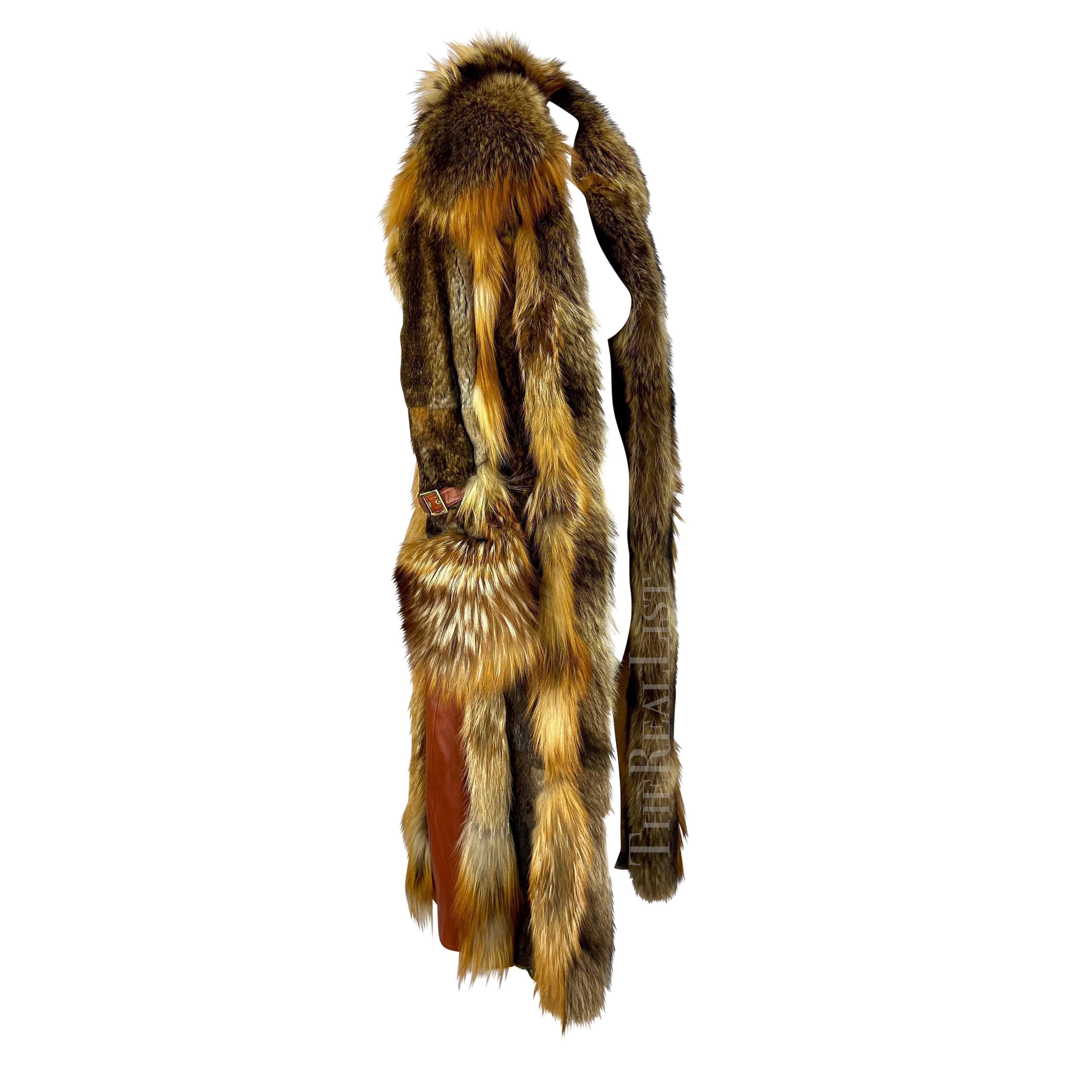 A/I 2001 Dolce & Gabbana: Cappotto aperto oversize in pelliccia e pelle con fibbia in vendita 2