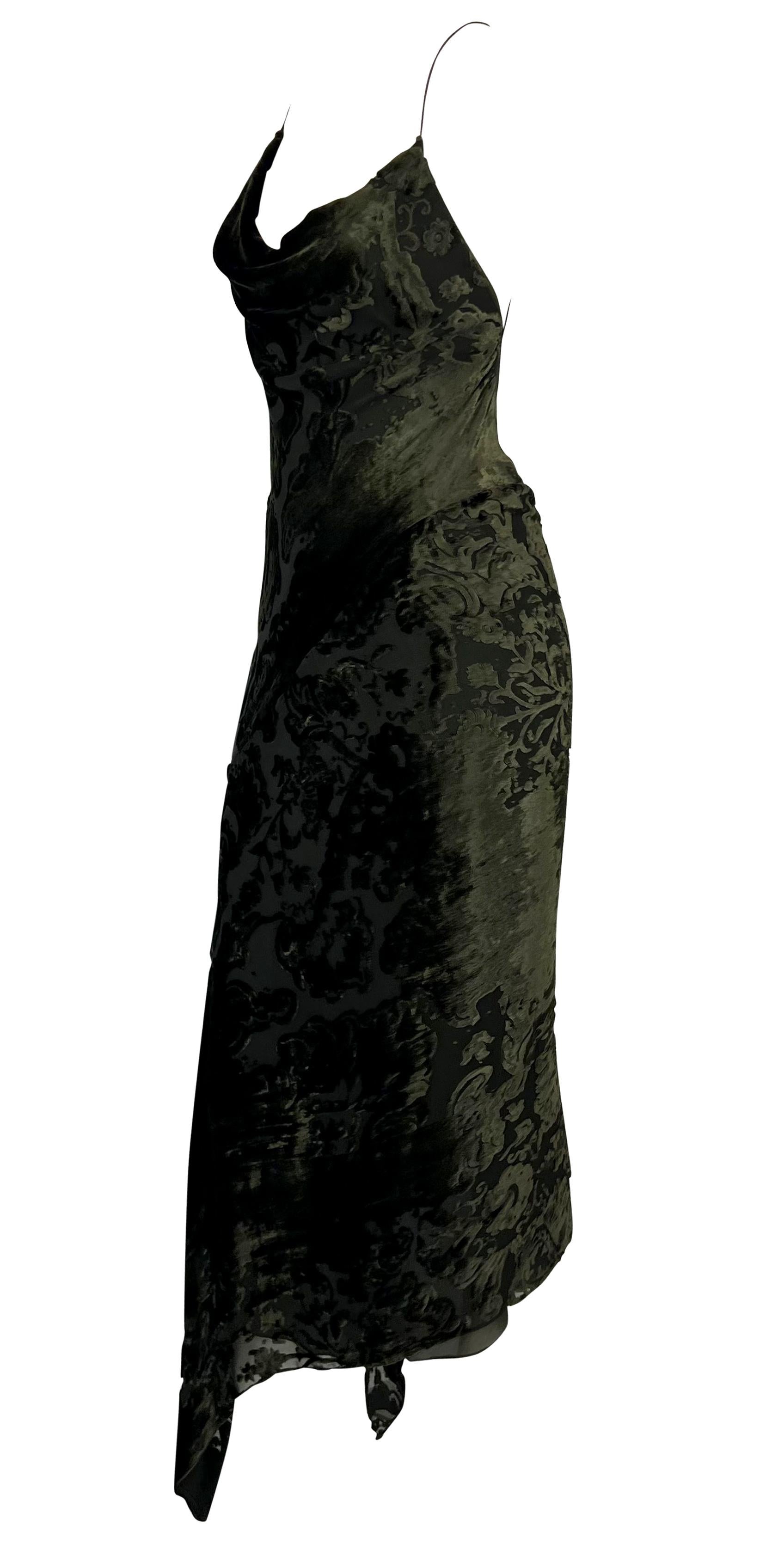 Noir F/W 2001 Donna Karan Robe asymétrique dos nu en velours Devoré d'un vert olive profond en vente