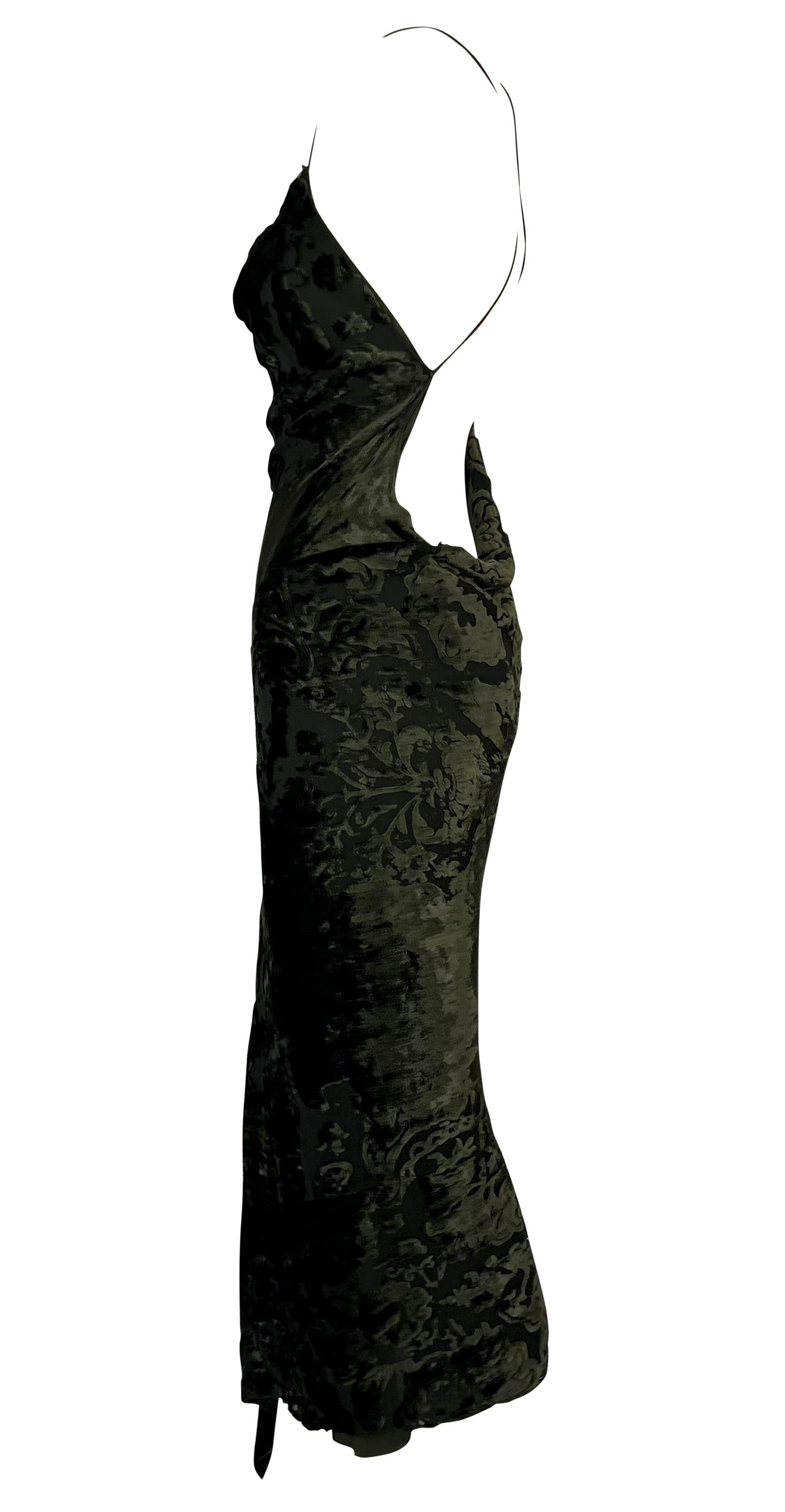 F/W 2001 Donna Karan Robe asymétrique dos nu en velours Devoré d'un vert olive profond Excellent état - En vente à West Hollywood, CA