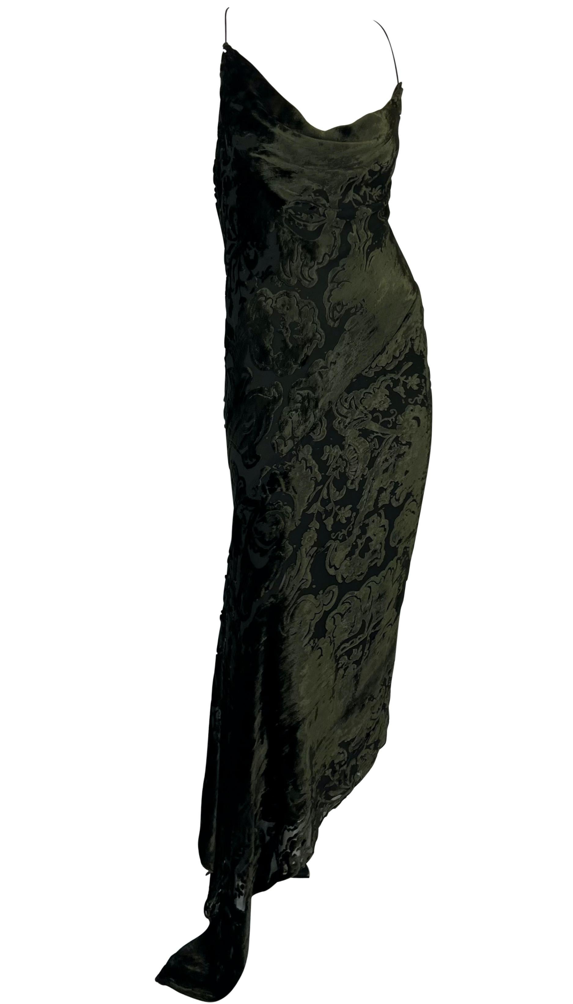 F/W 2001 Donna Karan Robe asymétrique dos nu en velours Devoré d'un vert olive profond en vente 3