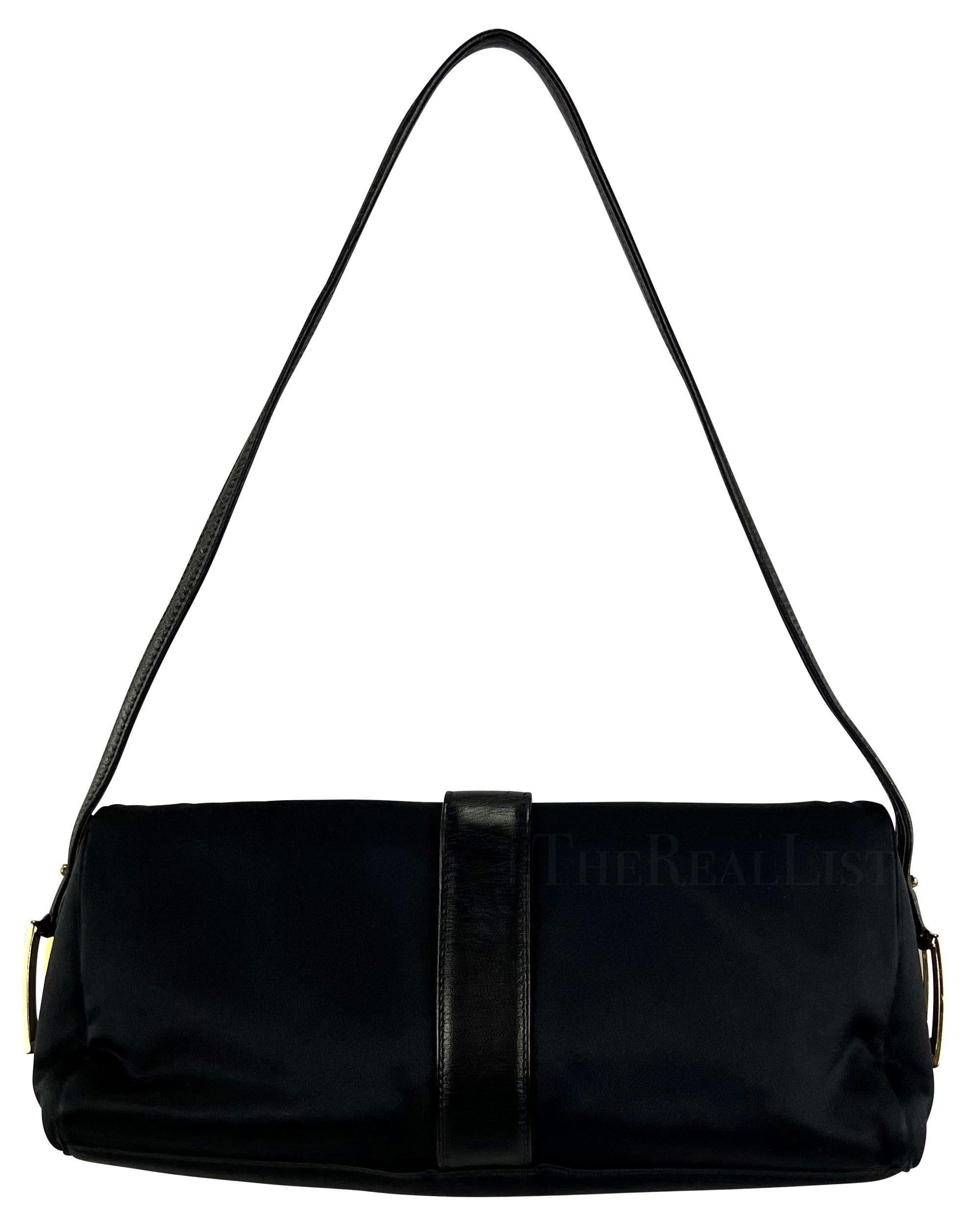 A/I 2001 Donatella Versace for Gianni Versace Nero Raso Oro Strass a Spalla in vendita 2