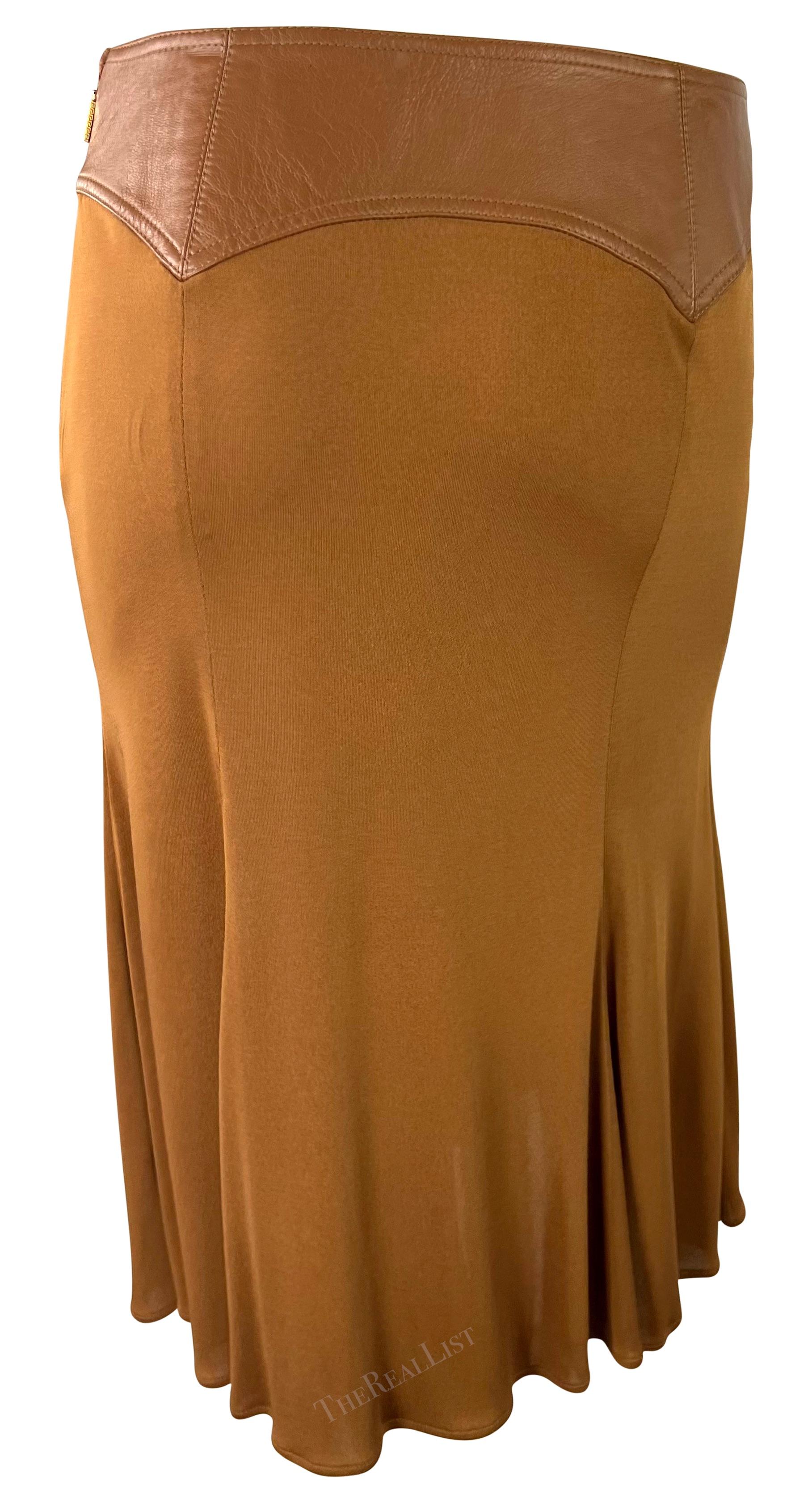 F/W 2001 Gianni Versace by Donatella Light Saddle Brown Leather Bodycon Skirt For Sale 2