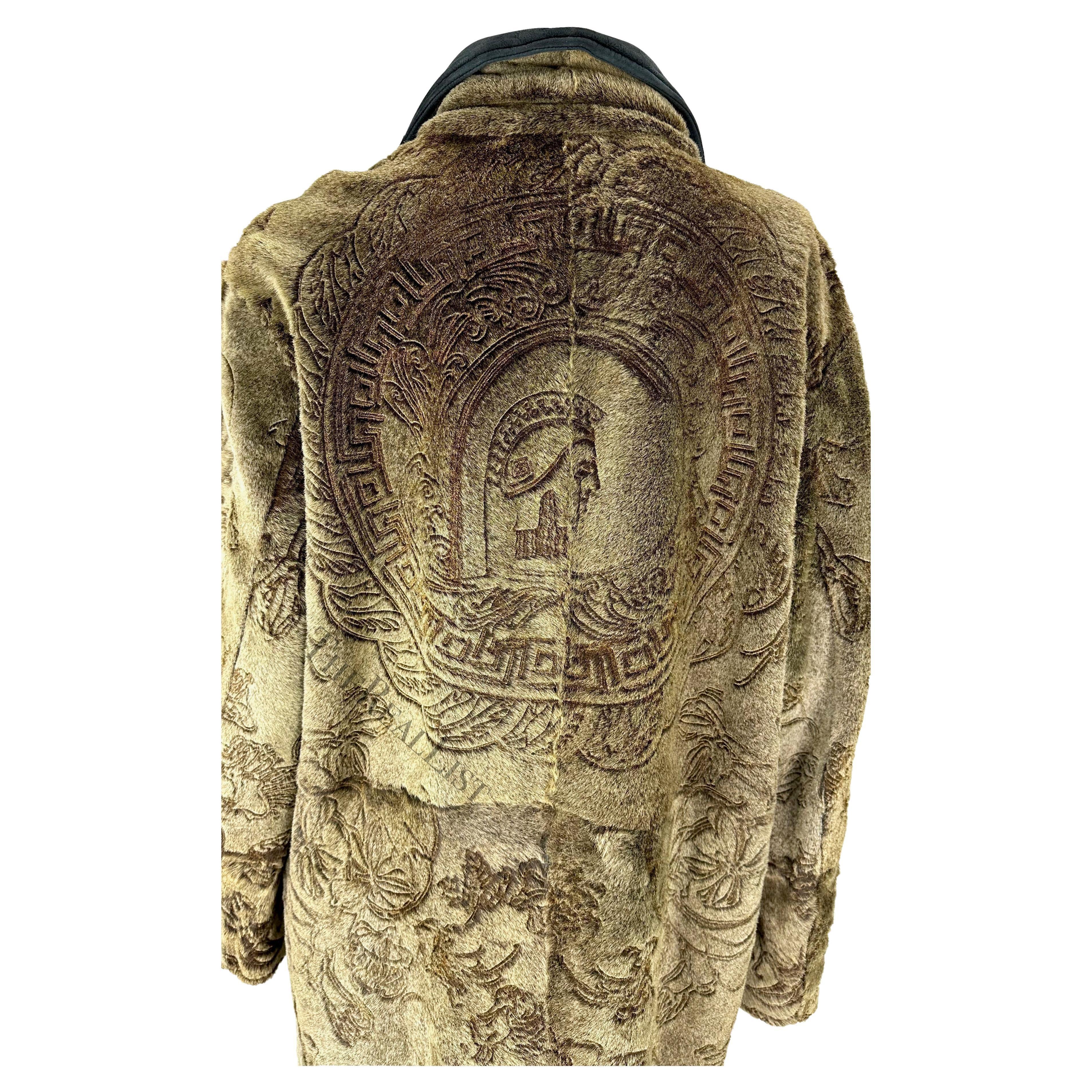 F/W 2001 Gianni Versace by Donatella Runway Mens Brown Shaved Pony Hair Coat for Gianni Versace for Gianni Versace by Donatella Versace for Gianni Versace for W Brown. Bon état - En vente à West Hollywood, CA